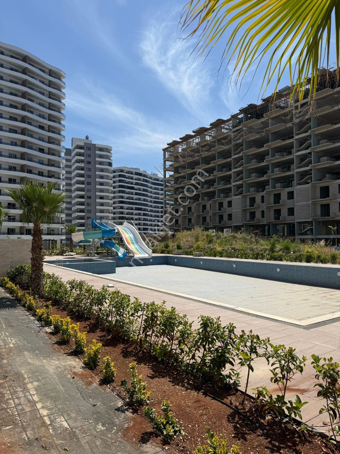 Mersin/erdemli/arpaçbahşiş'te Site İçerisinde Satılık 1+1 Daire