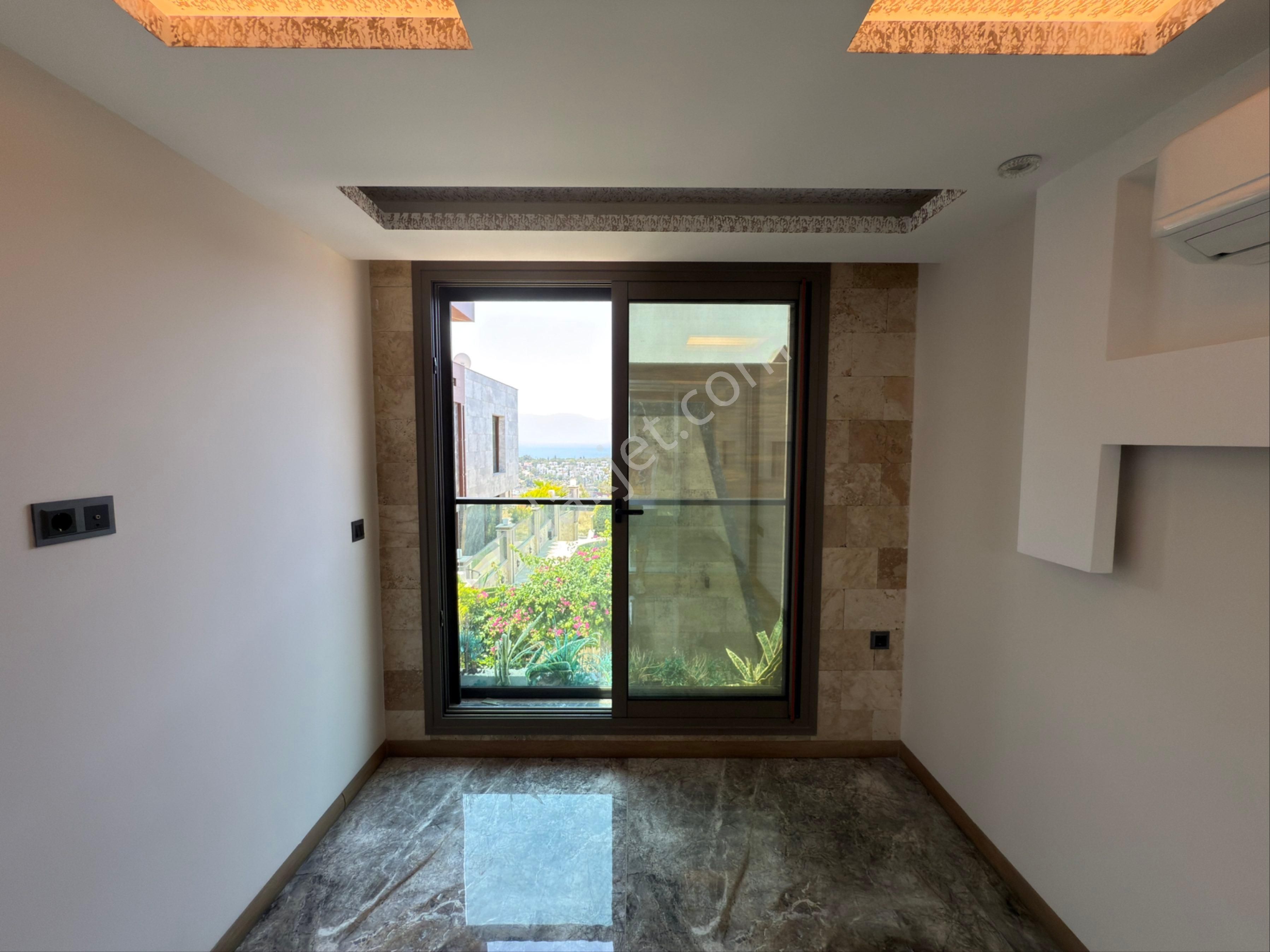 Kadınlar Denizi İnfinity Luxury Villalarında Satılık Deniz Manzaralı Villa - Görsel 31