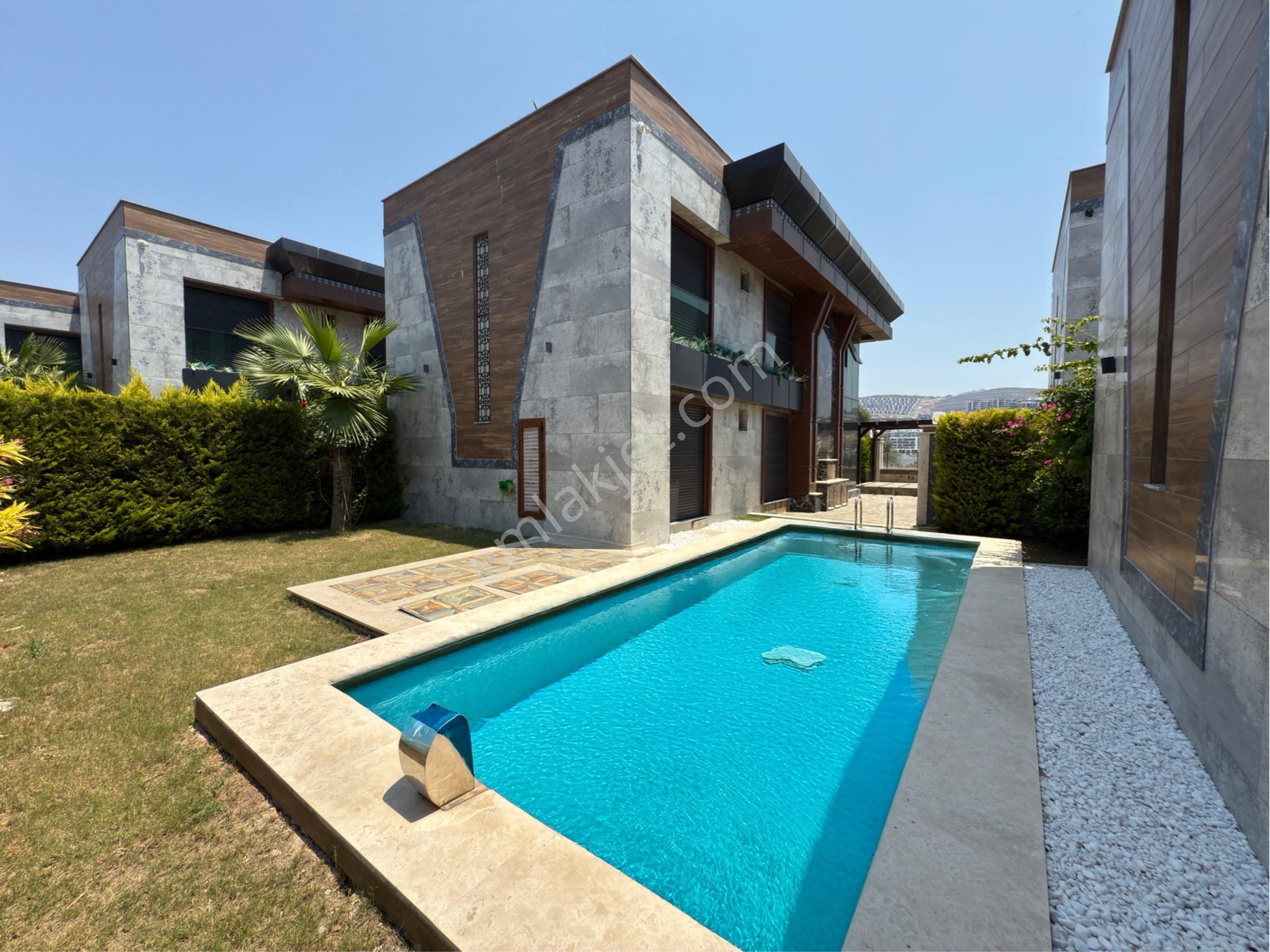 Kadınlar Denizi İnfinity Luxury Villalarında Satılık Deniz Manzaralı Villa - Görsel 2