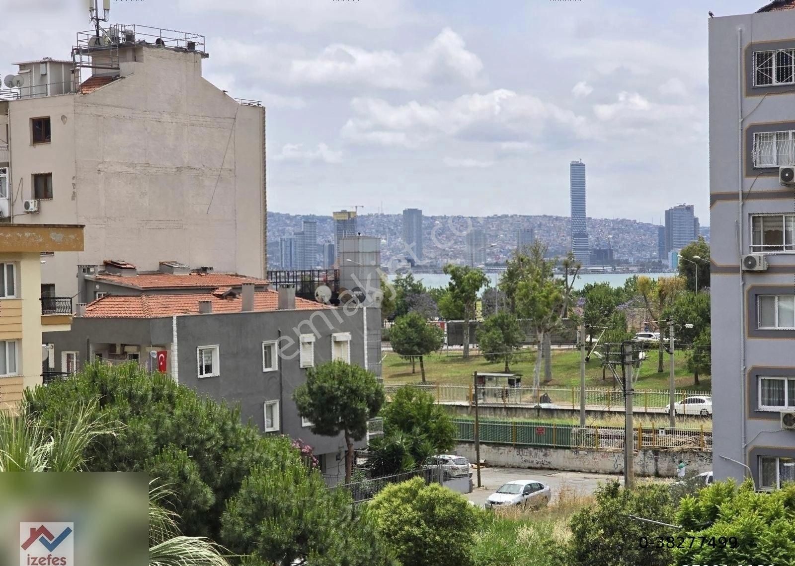 Satılık Bayraklı Süleyman Eczacıbaşı İlköğretim Yanında 2+1daire