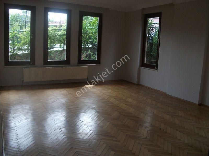 Çayırbaşı Özden Sitesinde Kapalı Balkonlu 2+1 Bahçekatı Kombili