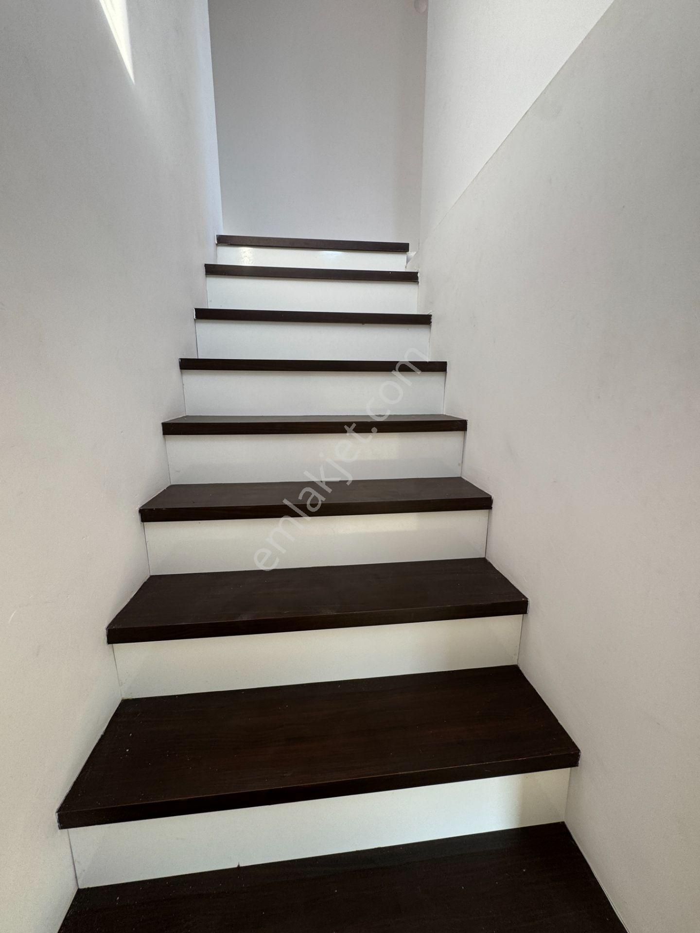 Etilerde Ebeveyn Banyolu Çift Teraslı Asansörlü Geniş 3+1 Daire - Görsel 24