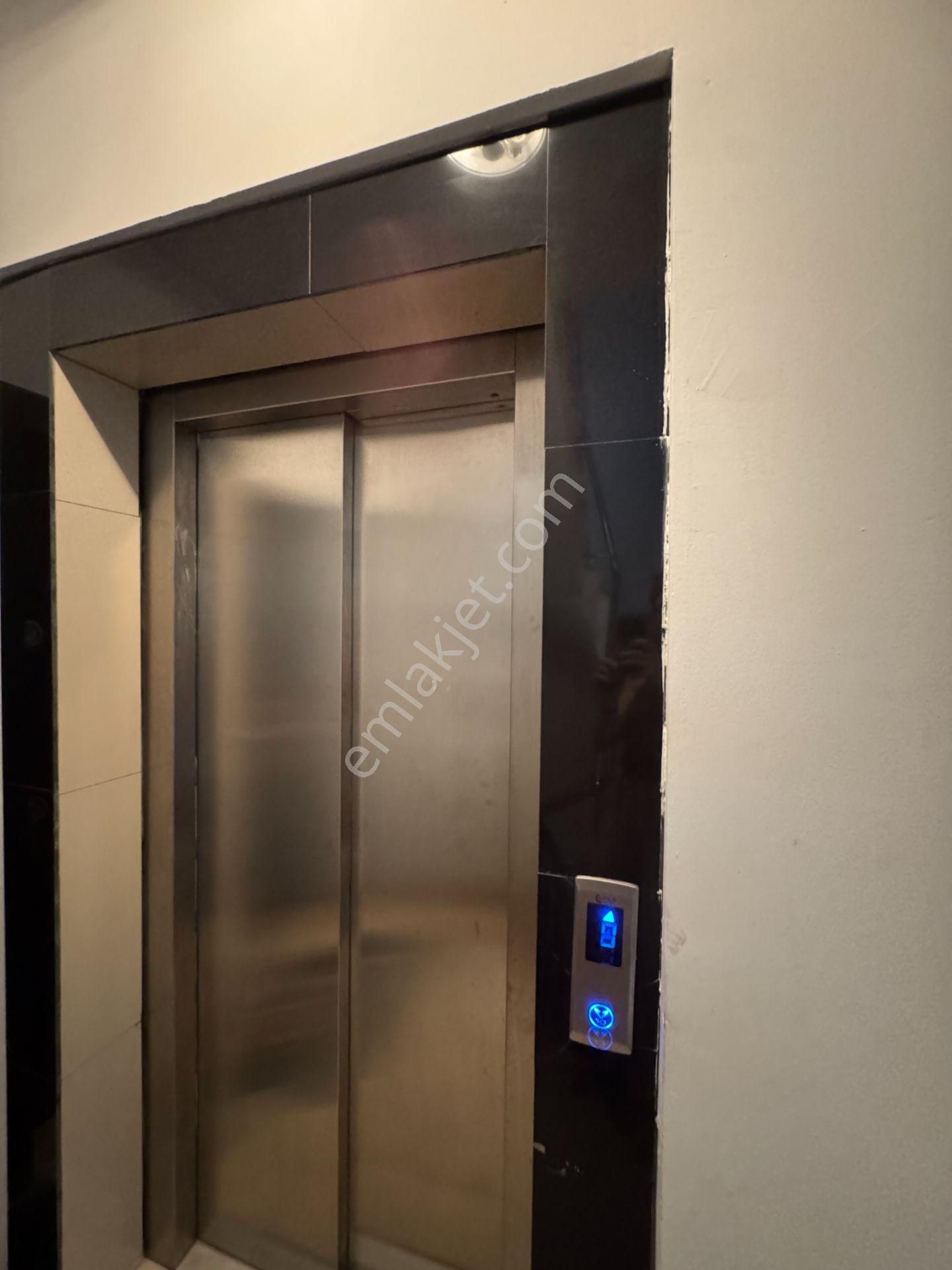 Etilerde Ebeveyn Banyolu Çift Teraslı Asansörlü Geniş 3+1 Daire - Görsel 29