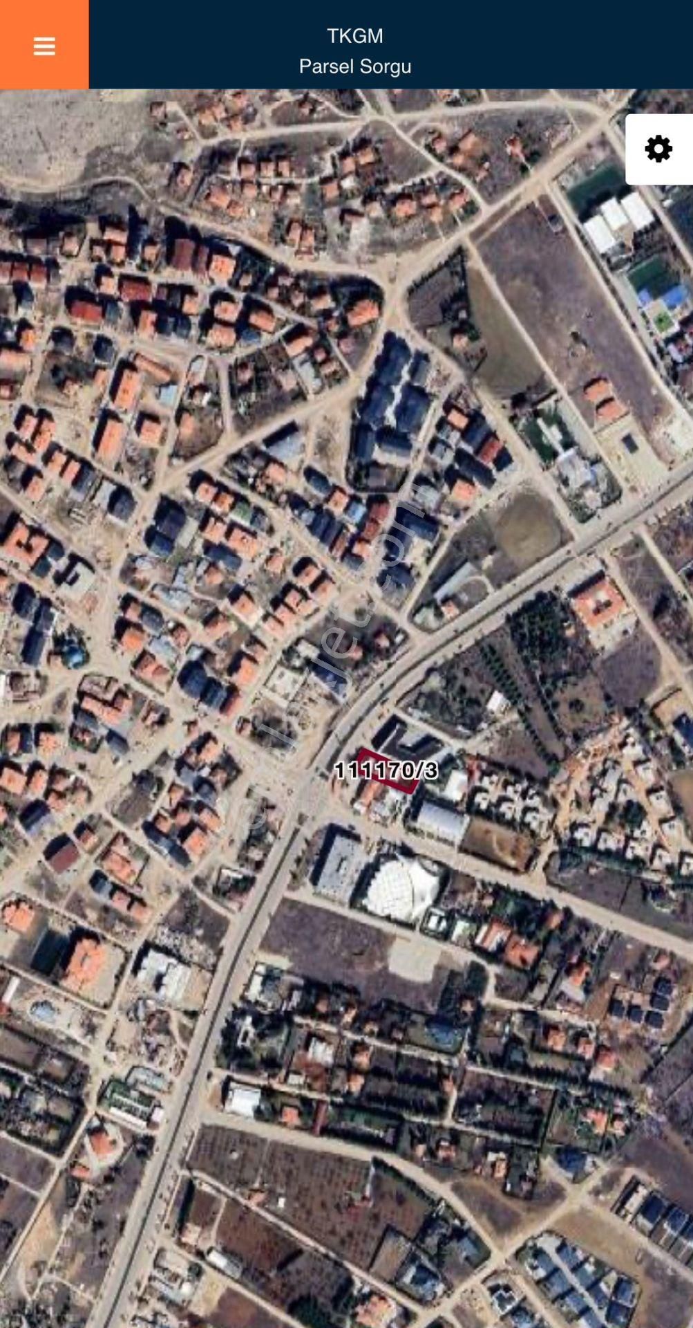 İncek Bulvar Cepheli Kavşakta 0,75 Emsal Kök Tapu Ticari Konut