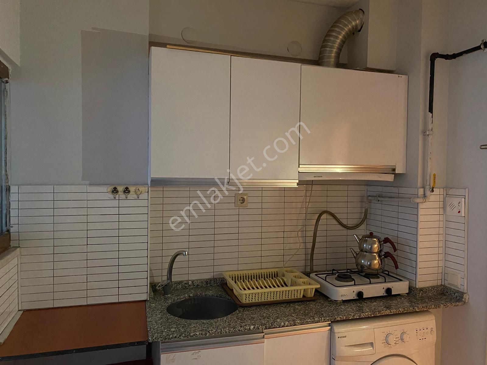 Sütlüce Mahallesinde Satılık 1+1 Eşyalı Ayrı Mutfaklı Apart