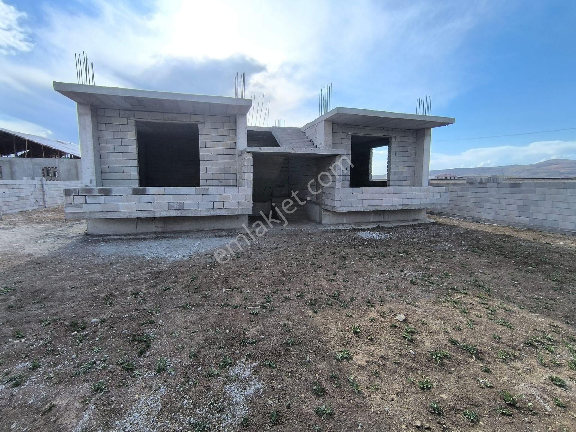 Satılık Tek Kat Müstakil Ev