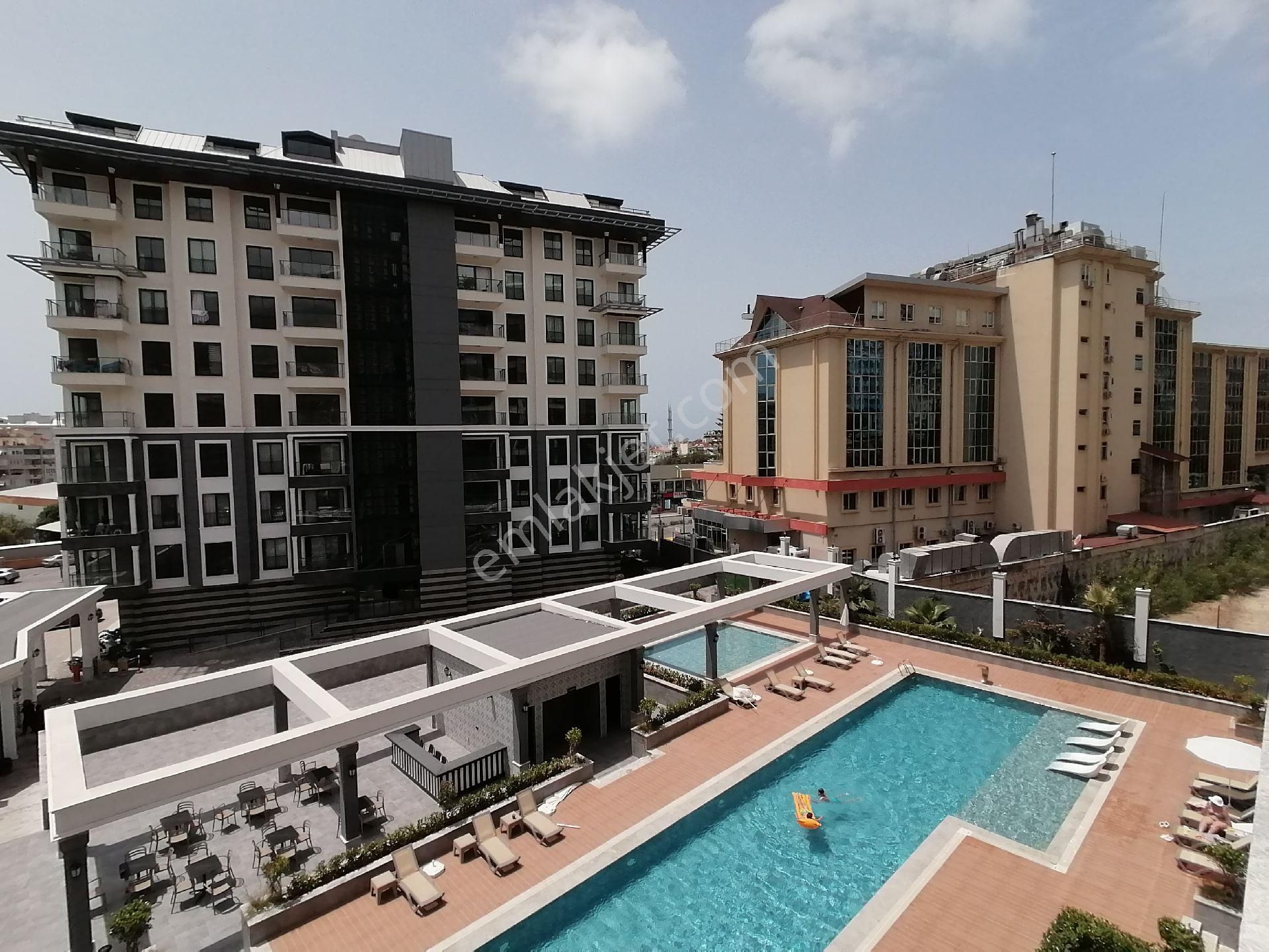 Alanya/kadıpaşa Mah.royal Towers Sitesinde 2+1 80m2 Kiralık Daire