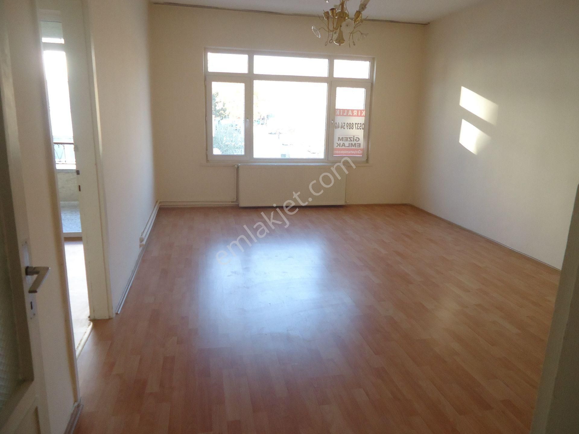 Aydınlıkevlerde 3+1 Kiralık Daire Gizem Emlaktan