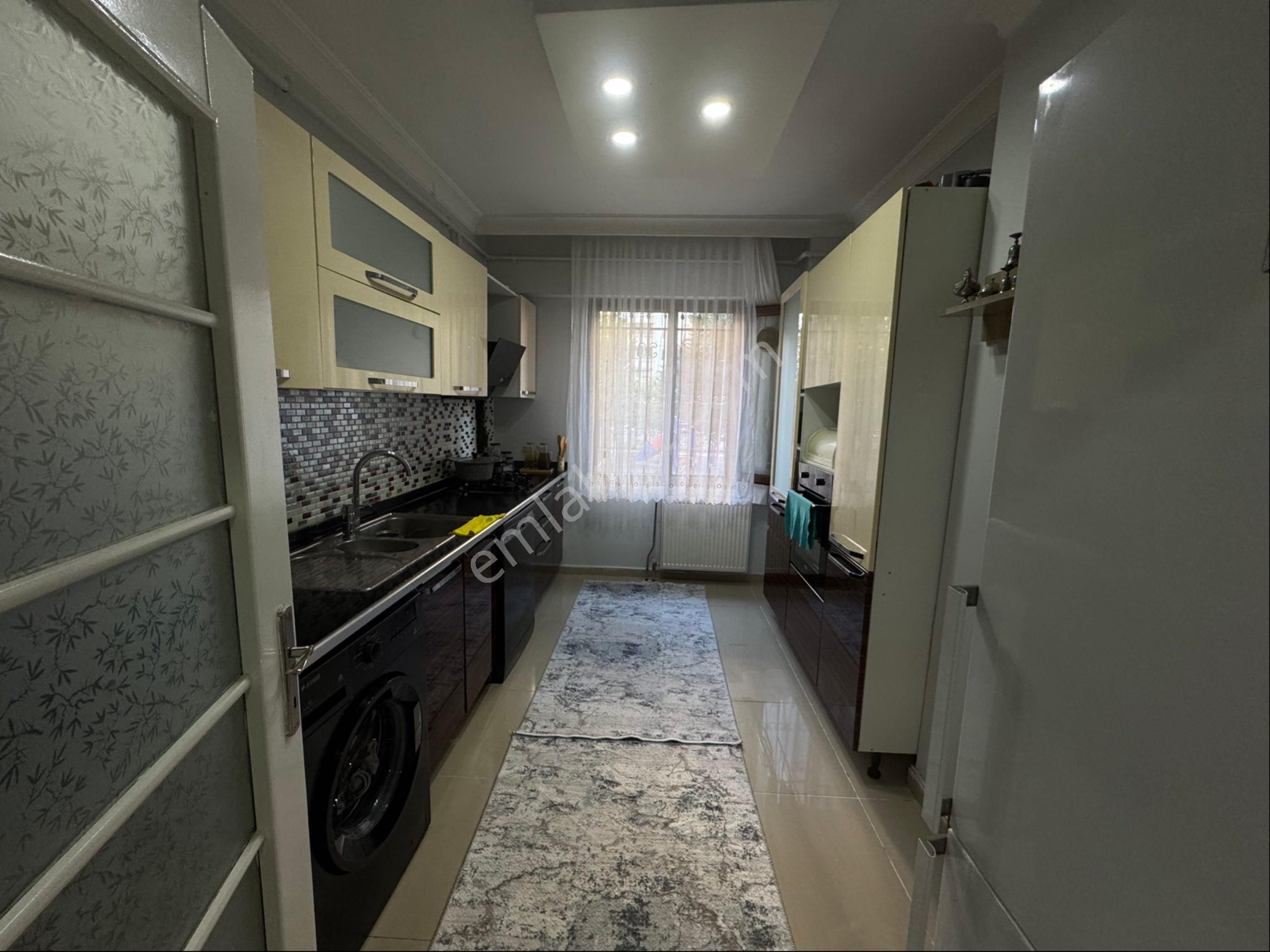Radison Otel Arkası Satılık 1+1 Temiz Daire