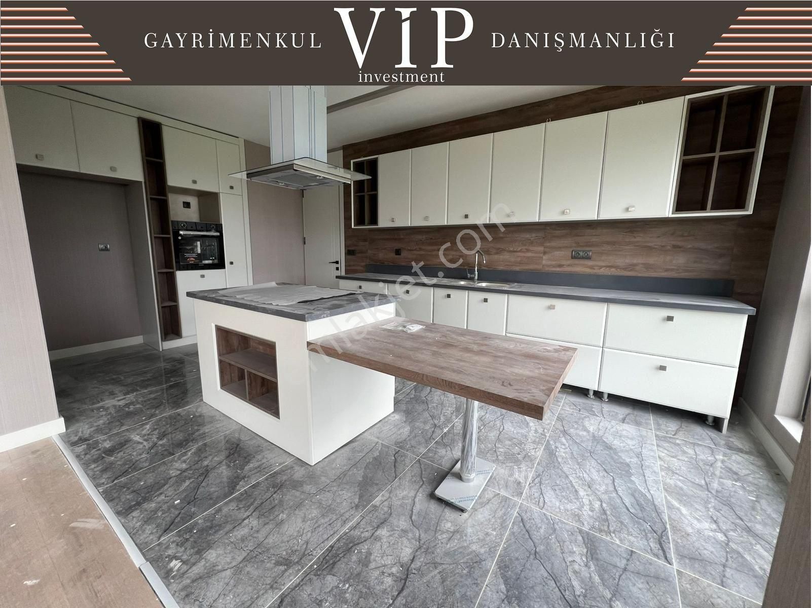 Yenimahalle Yuvaköy Mahallesi Sıfır Yapıda Yüzme Havuzlu 4+1 Kiralık Site Dairesi