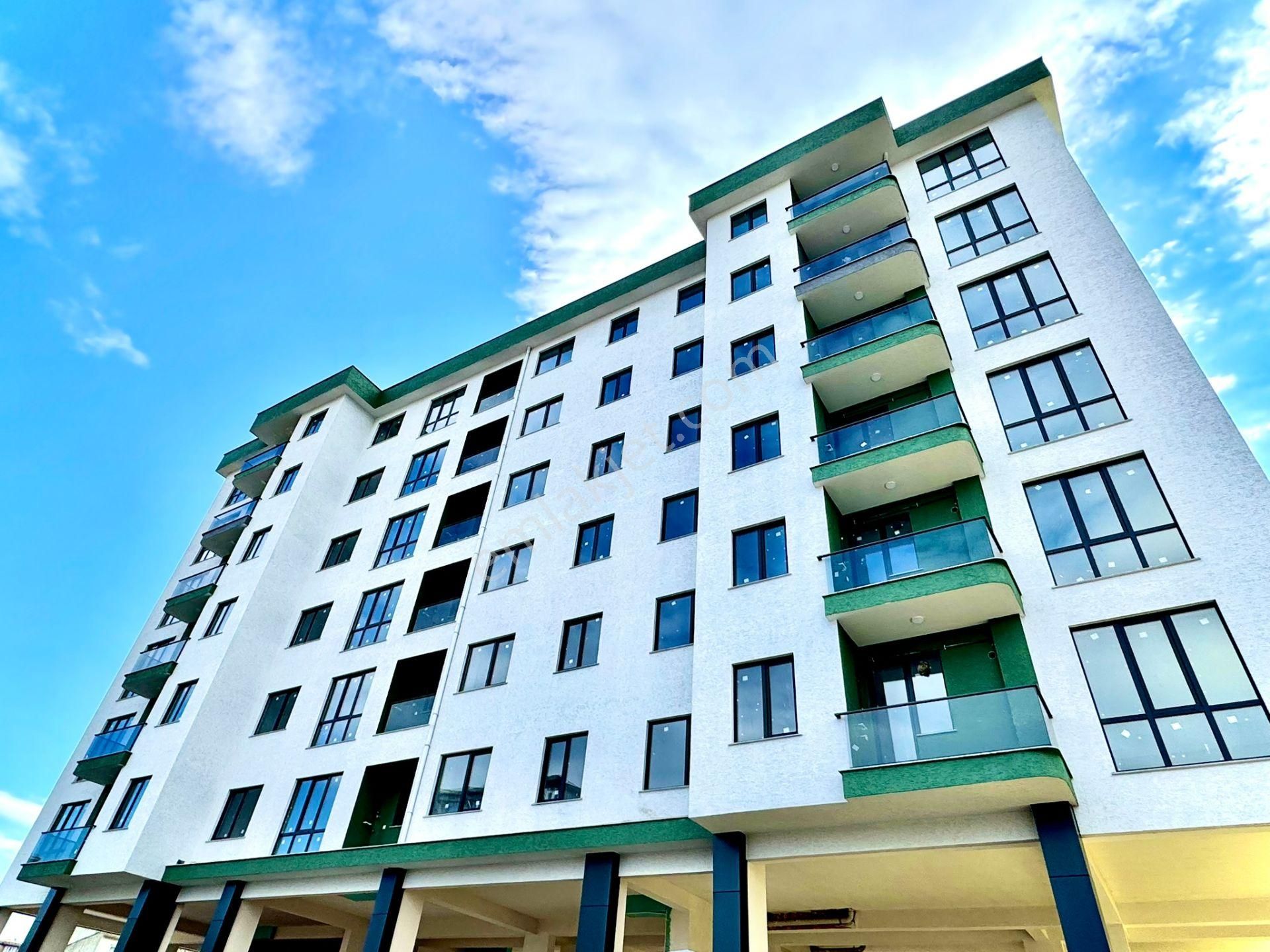 Sancaktepe Çekmeköy Sınırı Cadde Üzeri Satılık 130 M2 3+1 Daire