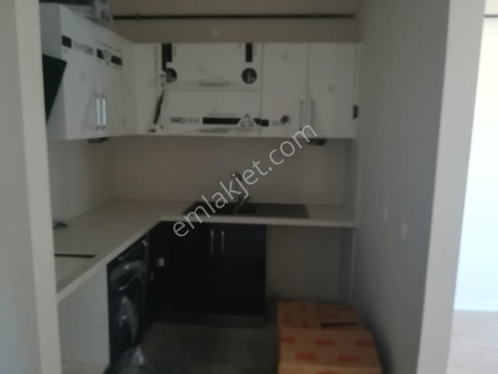 Boyut Global'den Çarşı Merkezde Cadde Üzerinde 8+1 Ofis-büro