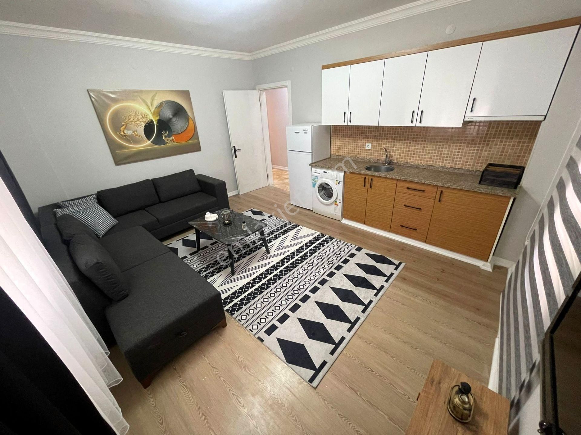 Buca Adatepe'de Üniversite Yanı Eşyalı 2+1 Satılık Daire
