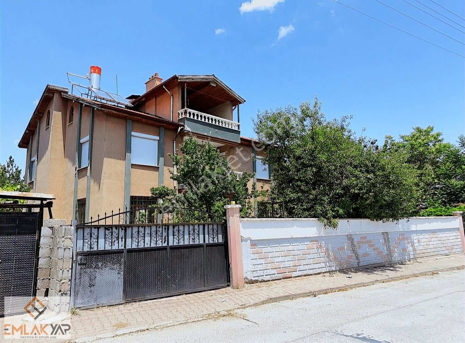 Selim Sultanda Şehitler Cami Yakını Kiralık 3+1 Bodrum Kat