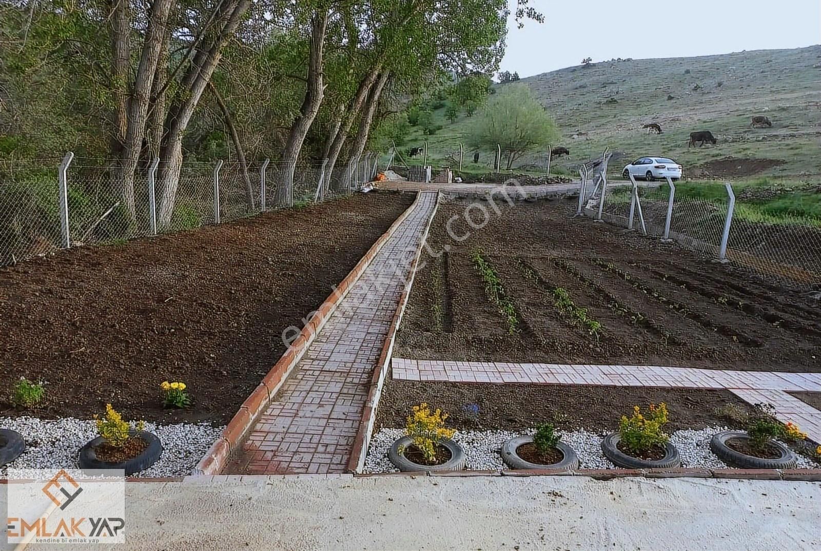 Meram Sağlıkta Müstakil Tapulu Etrafı Çevrili Sulu Bahçe