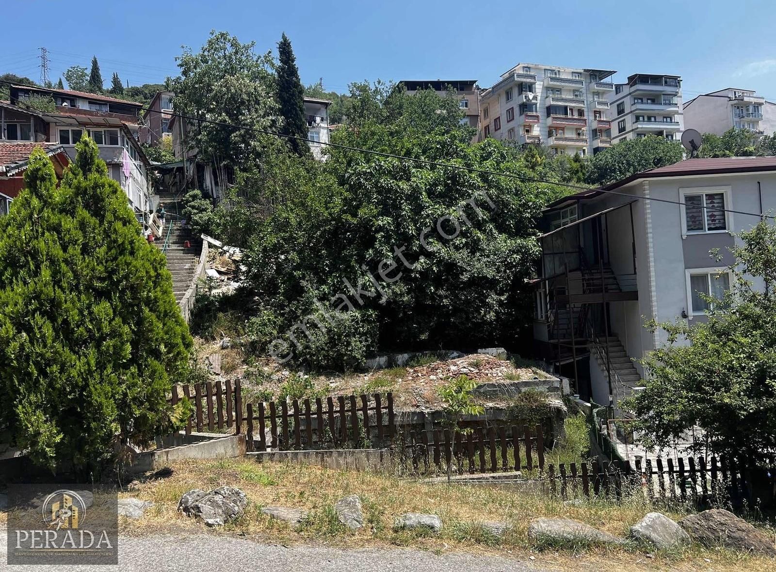İzmit Turgut Mahallesi 336 M2 Arsa %40 3.5 Kat İmarlı