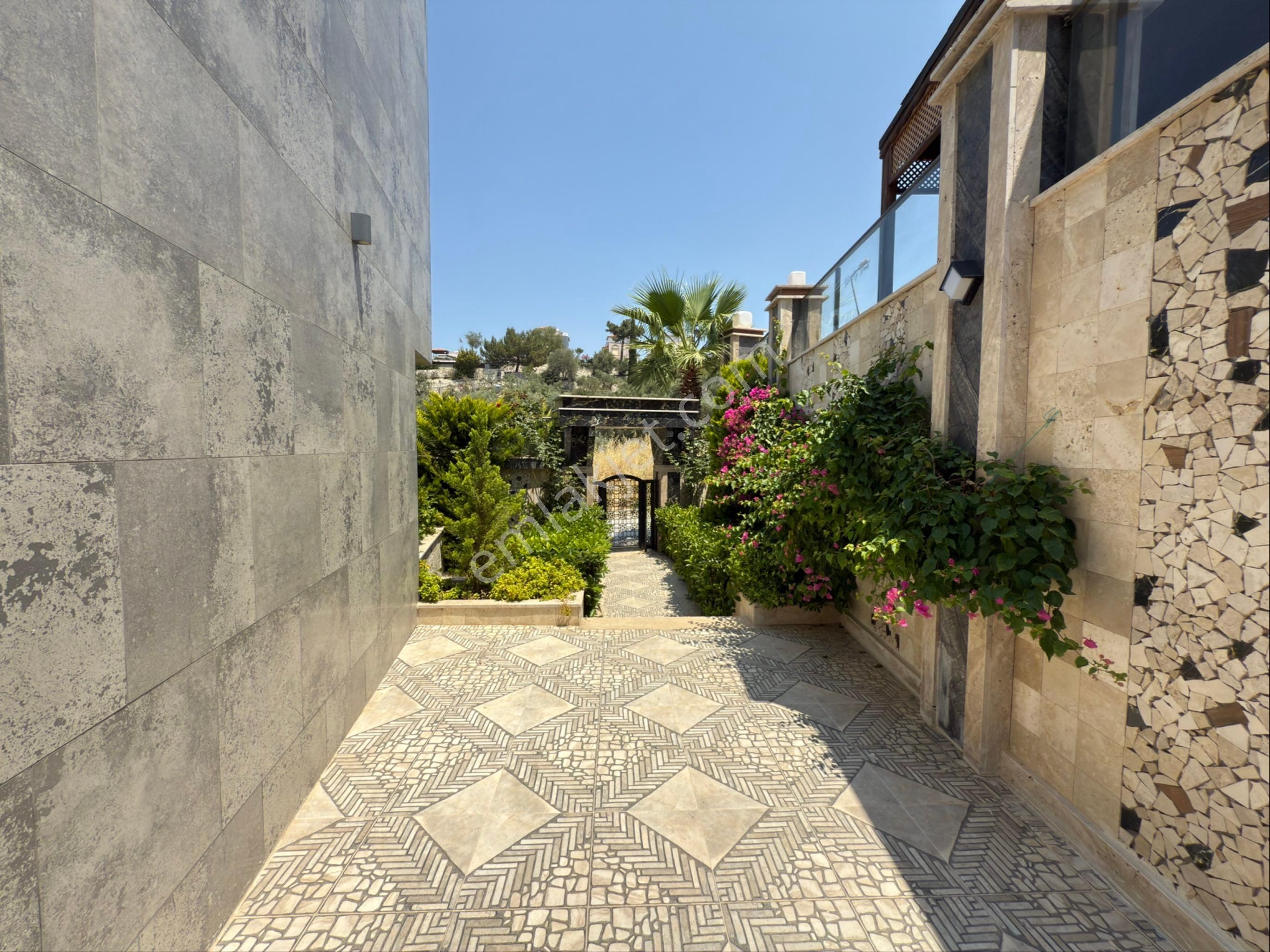 Kadınlar Denizi İnfinity Luxury Villalarında Satılık Deniz Manzaralı Villa - Görsel 9