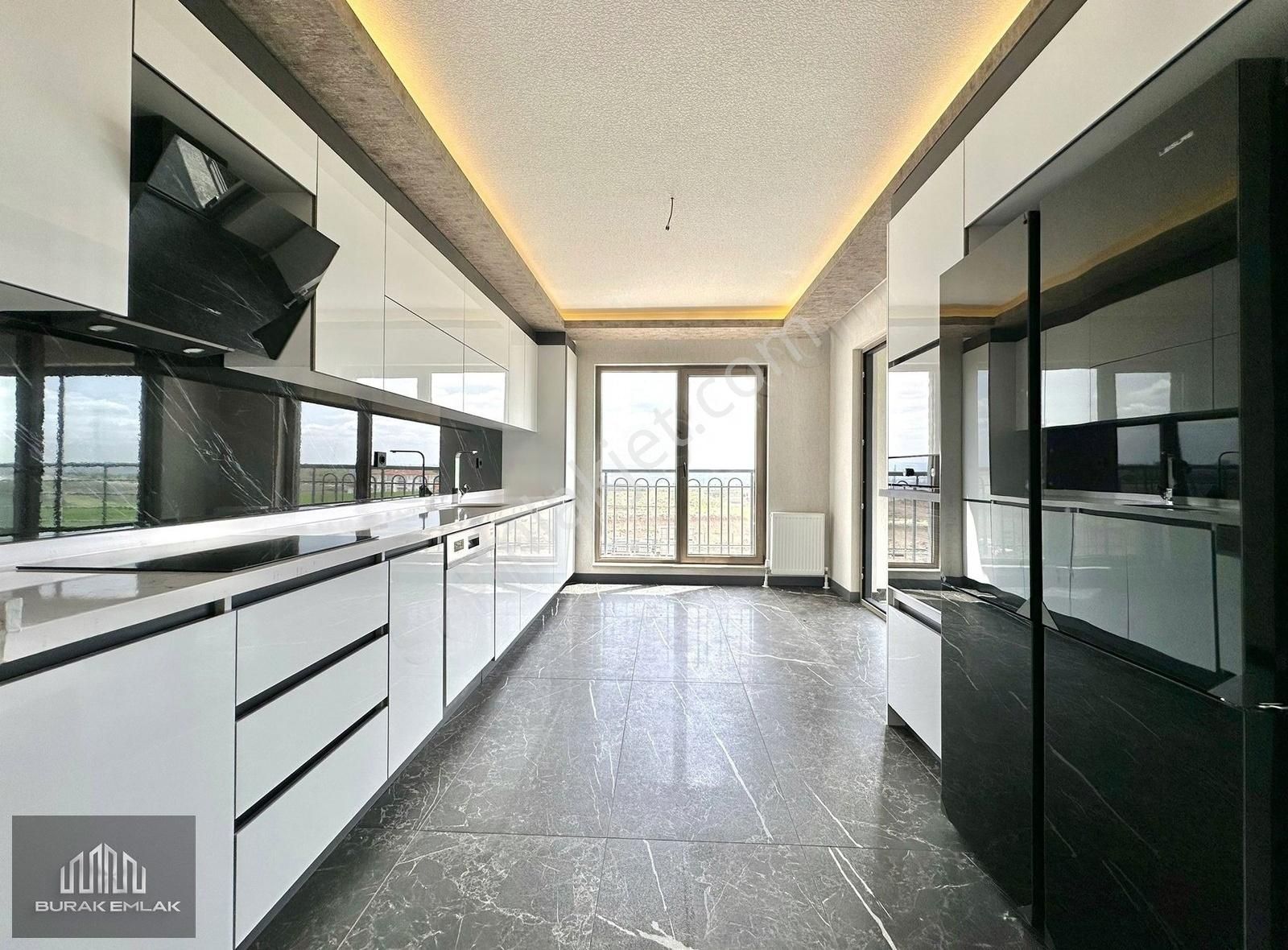 Burak'tan Çift Bloklu K.otoparklı Sitede Modern Mimari 190m2 4+1