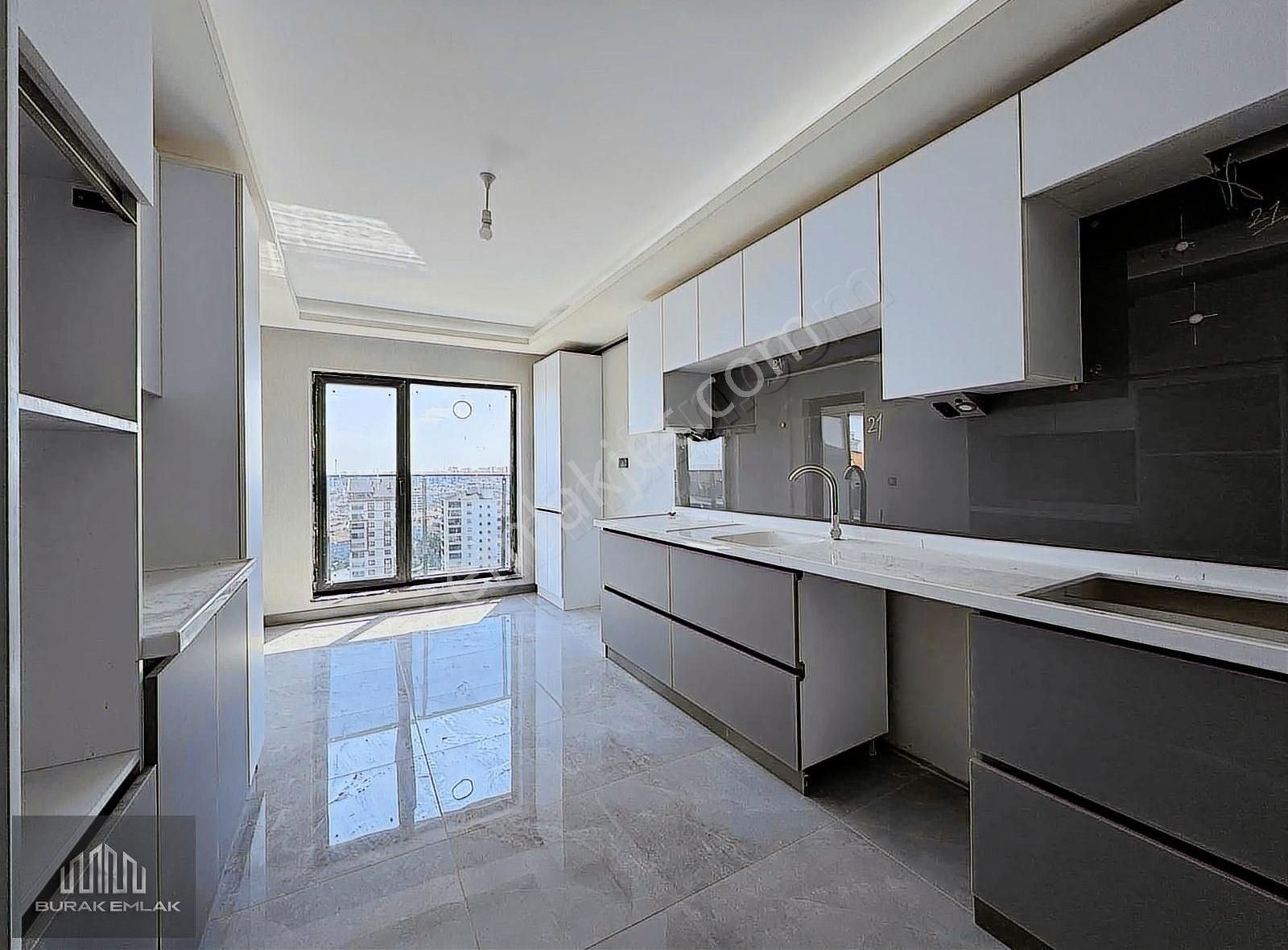Fırsat! Burak'tan Ultralüks Sitede Sade Ve Şık Yapılı 190m2 4+1