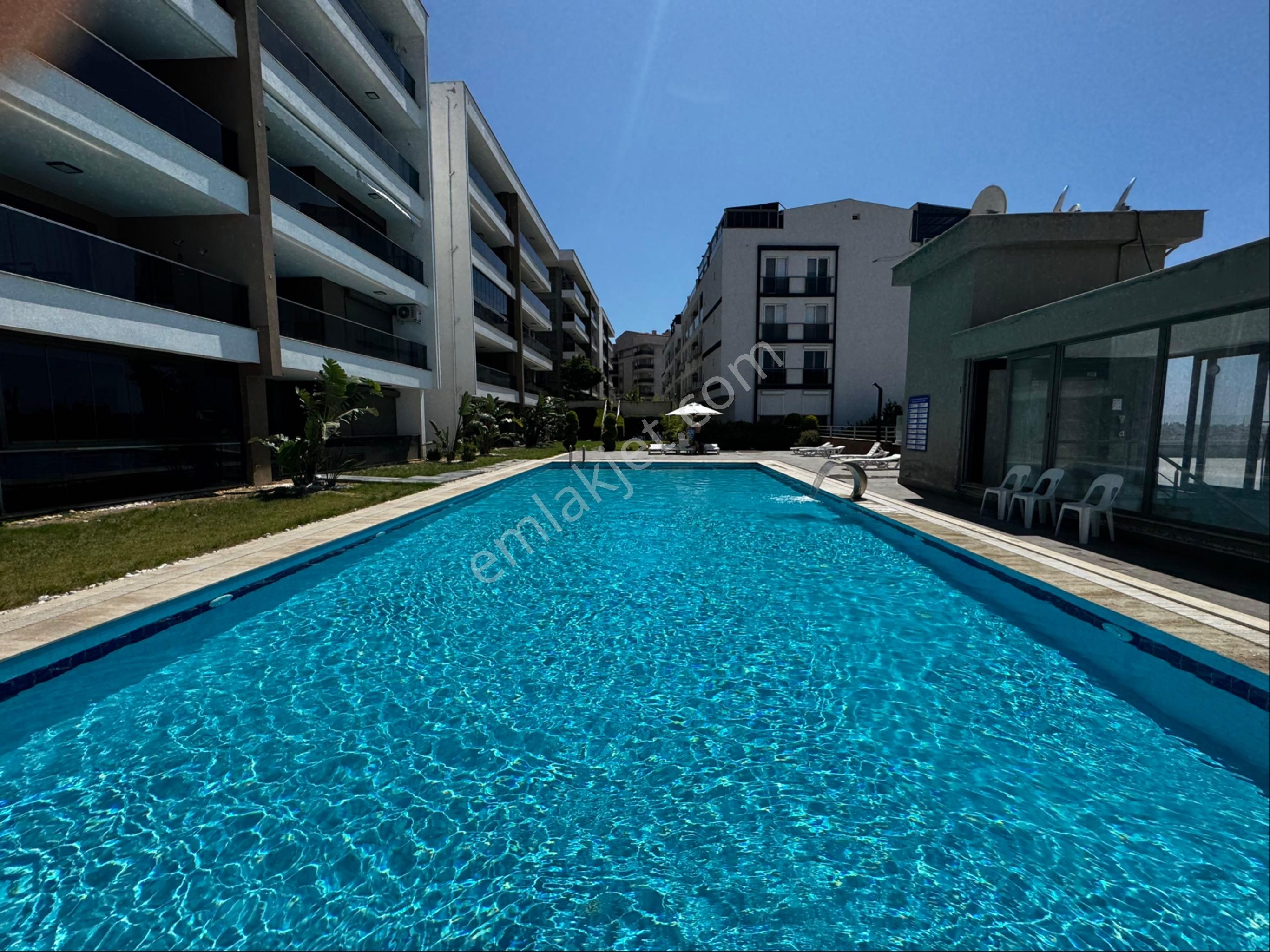 Kusadası Merkezi Konum Satılık Lüks 3+1 Rezidans