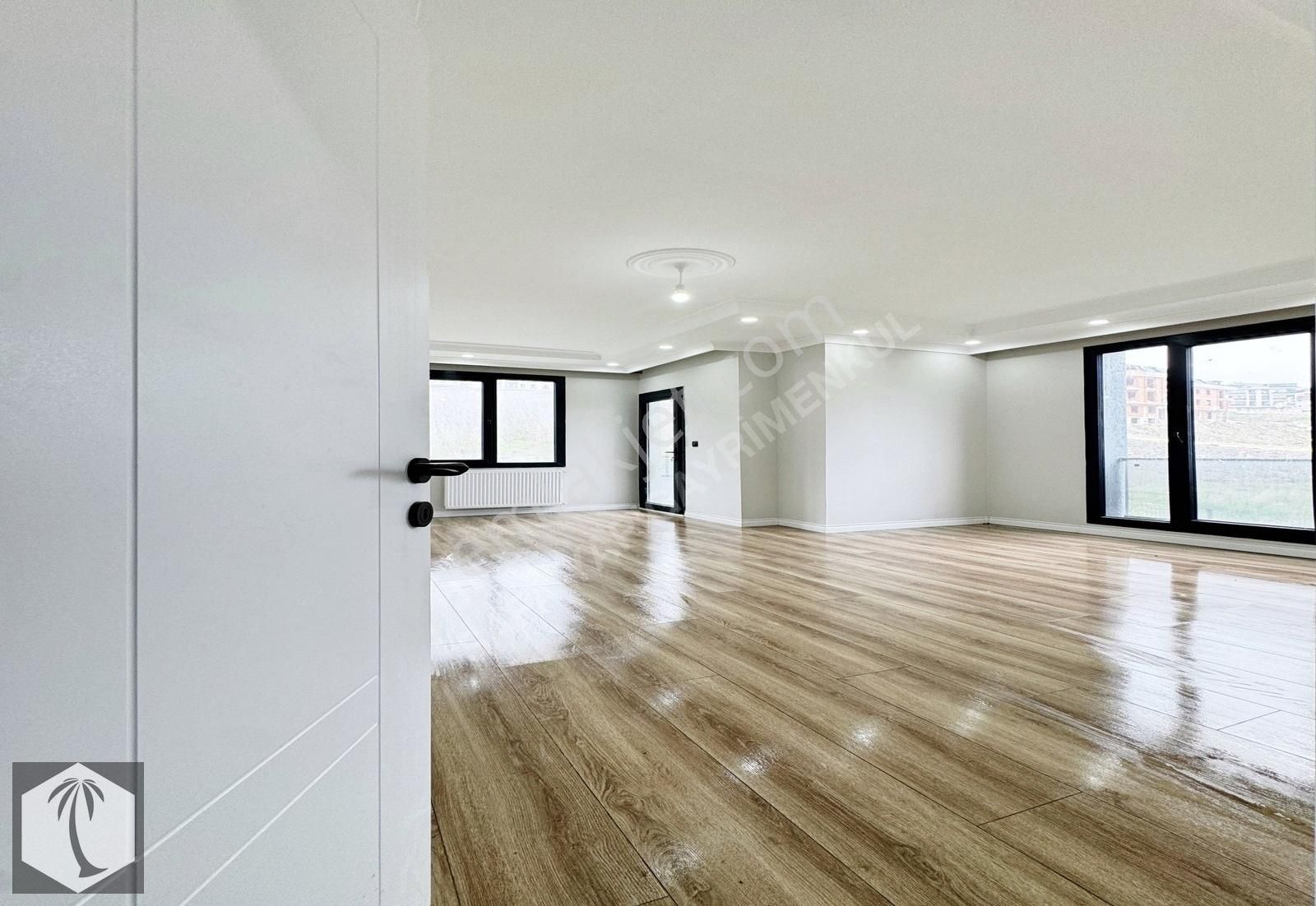 Safa Beylikdüzü Kısa Katlı Butik Sitede Geniş 3+1 Arakat - Görsel 16