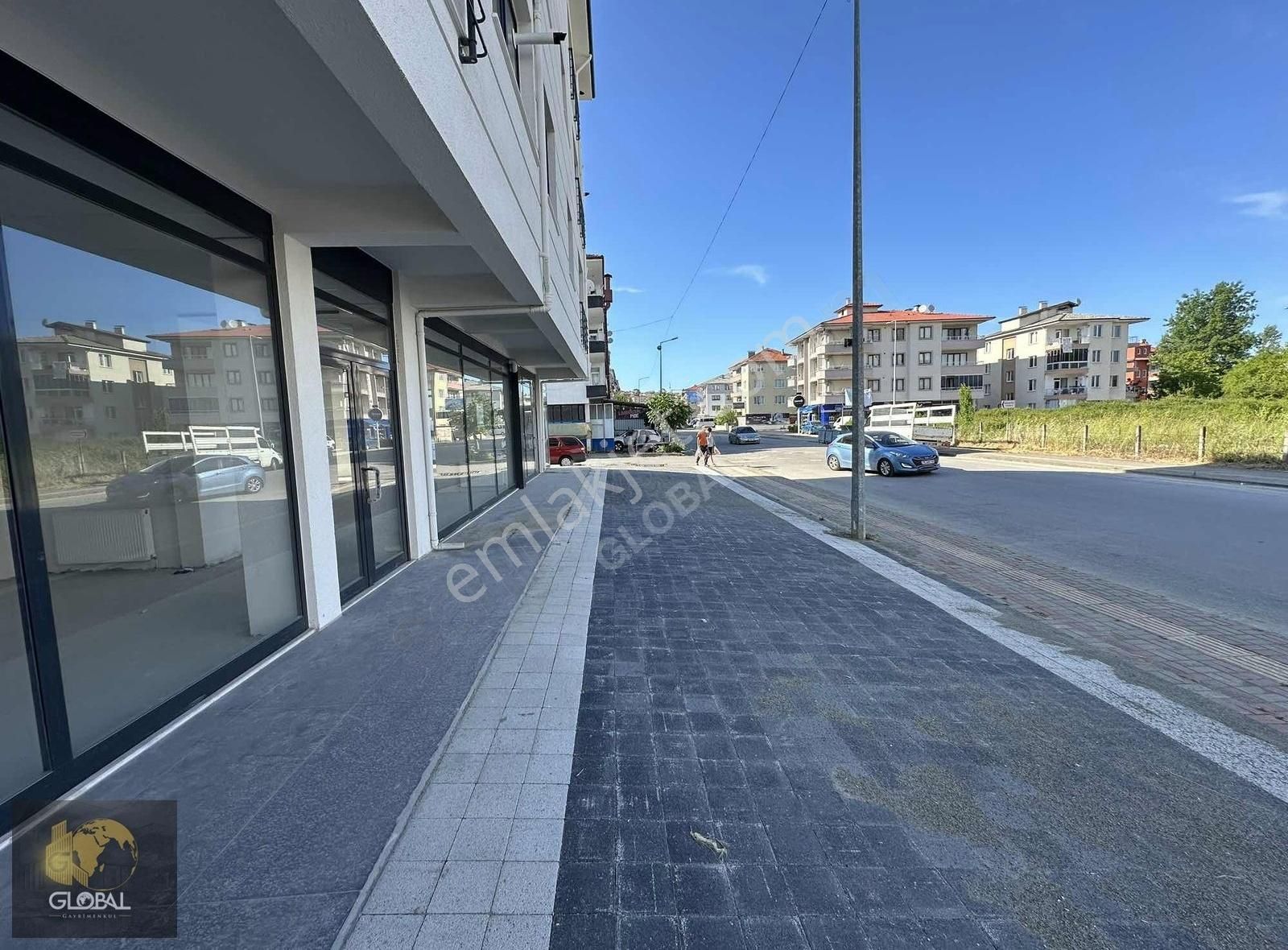 Çatmacada Ana Yol Üzeri 215m² Kiralık Dükkan (çift Cepheli)