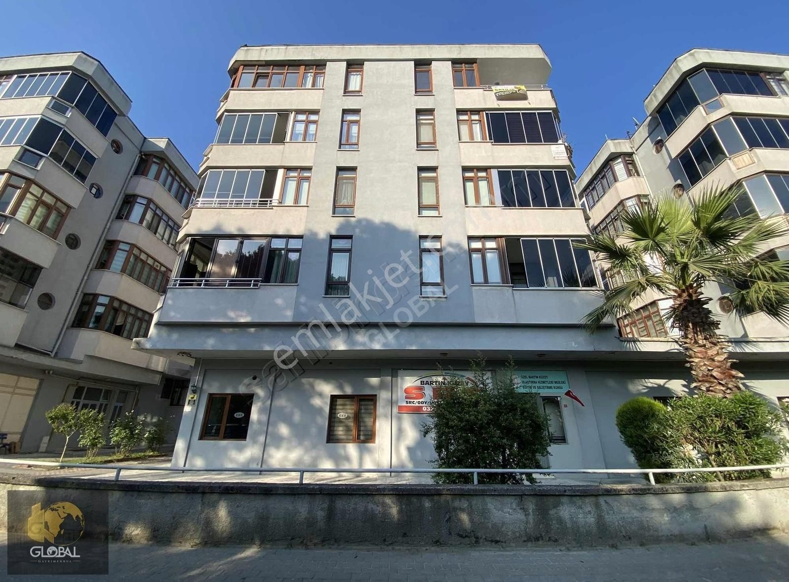 Gölbucağı'nda Satılık Geniş 3+1 Daire