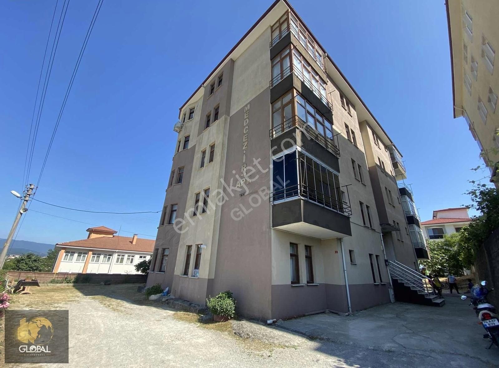 Emniyet Müdürlüğüne Komşu Geniş 3+1 Kiralık Daire