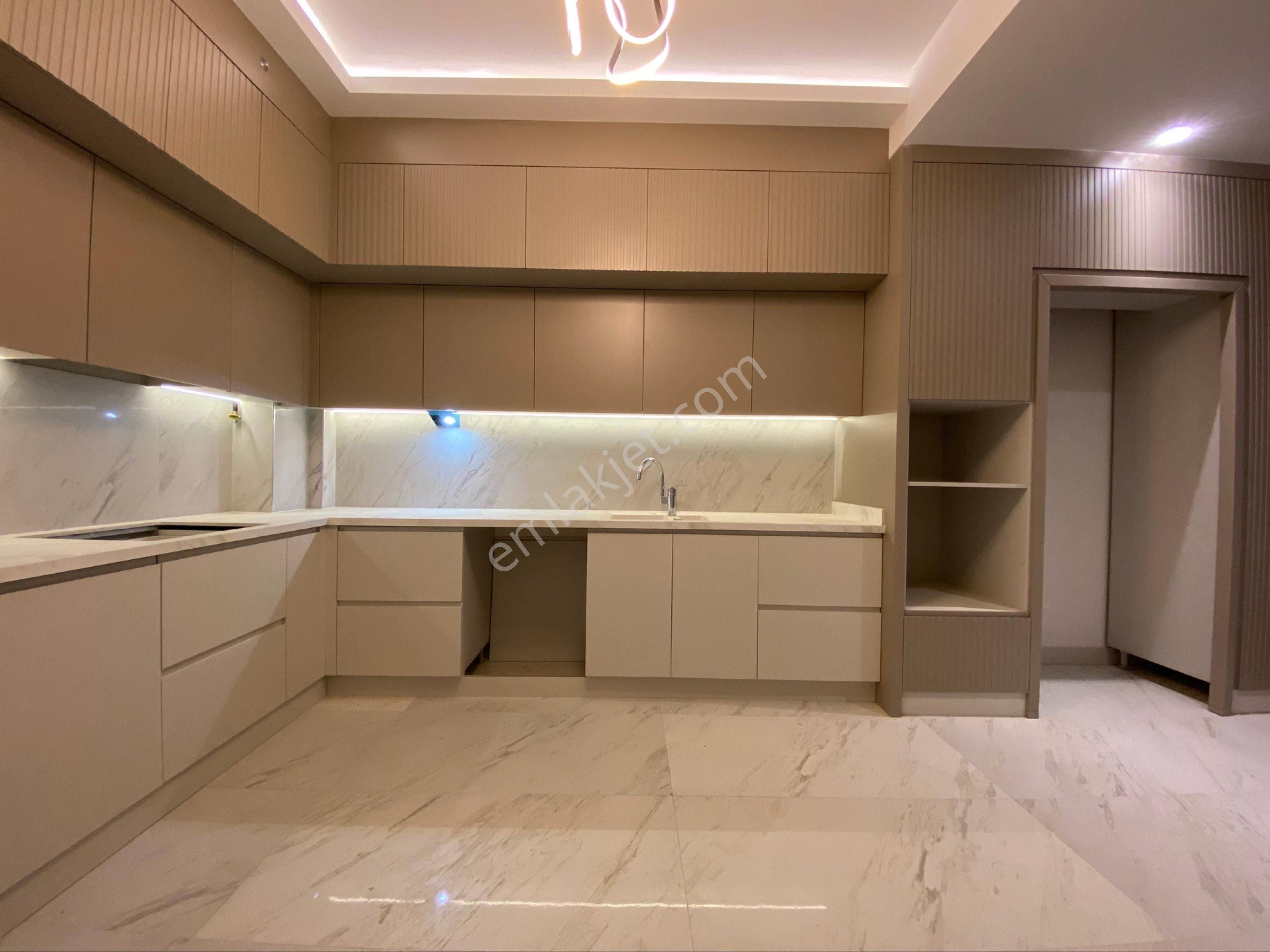 Engiz'den Ferhatlar Yakını 175m2 3+1 E.banyo+g.odalı Lüx Daire - Görsel 4