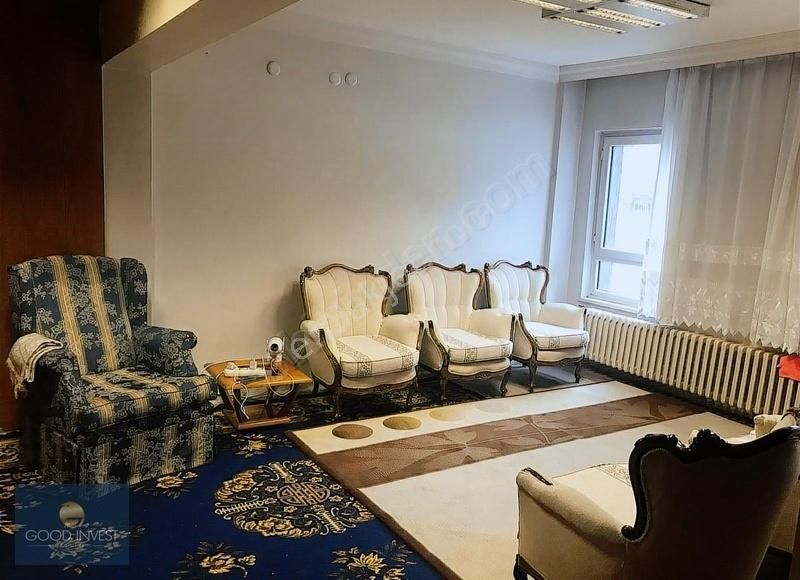 Ulus Çankırı Caddesi Üzeri Ara Katta Eşyalı Kiralık 2+1 Daire