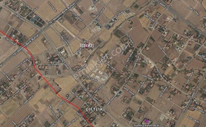 Şifahane Mahallesinde Villa Düğün Salonu Yanında Satılık Villa