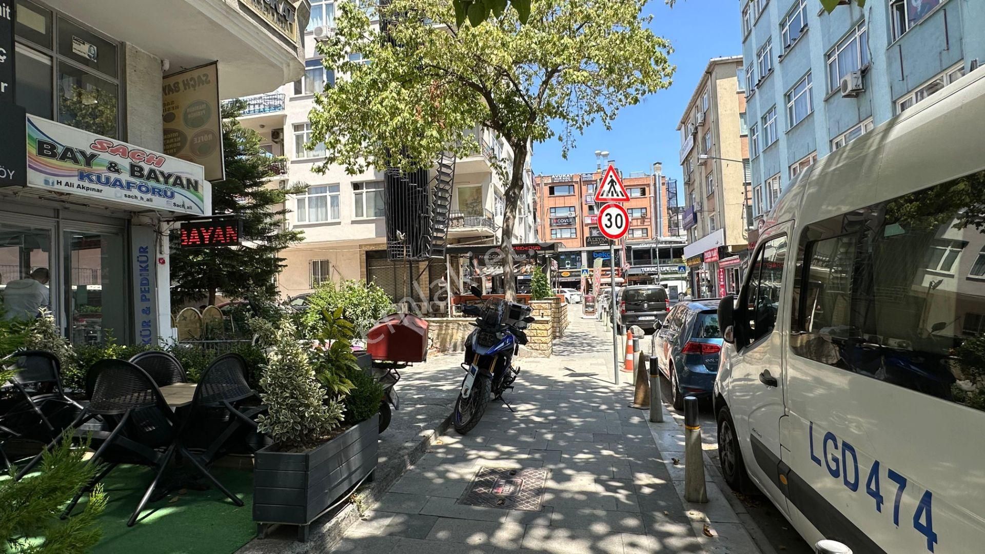 M.selimden B.köy Z.baba Caddede 75m2 (25+25+25)kiracılı Dükkan