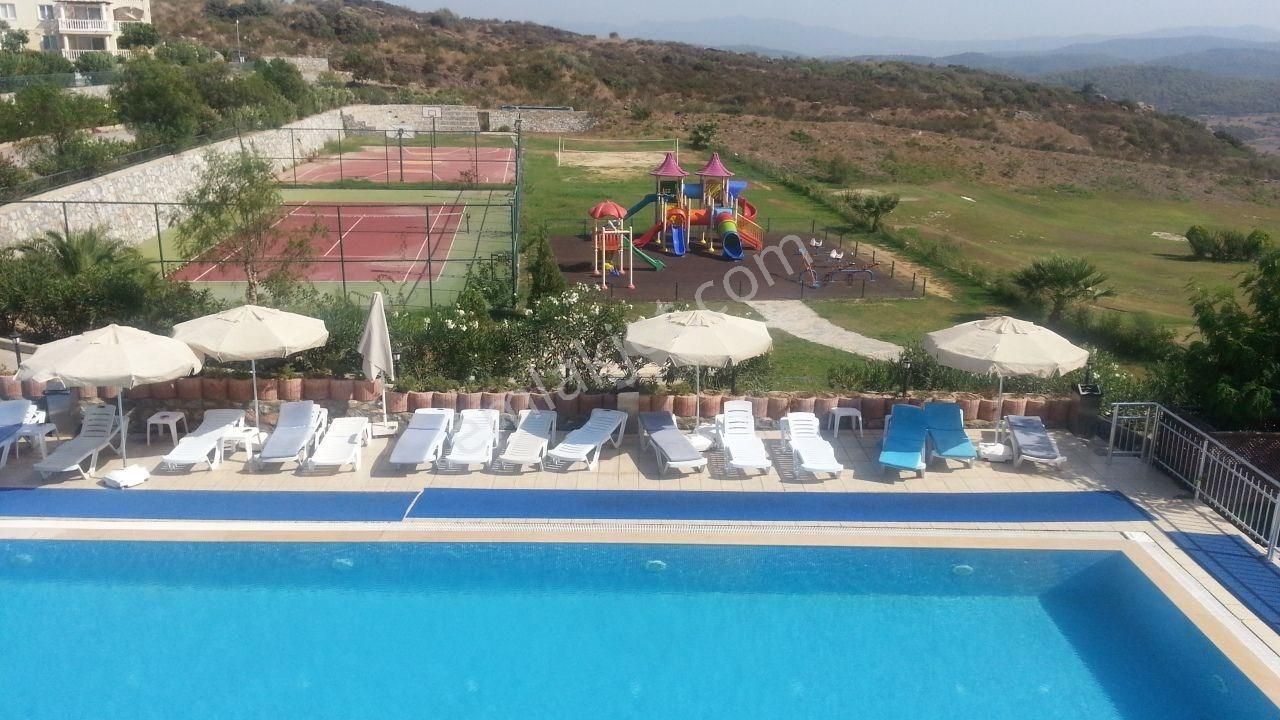 Adabükü Fcc'de Özel Plajlı, Havuzlu Sitede 2+1 Satılık Daire - Görsel 4