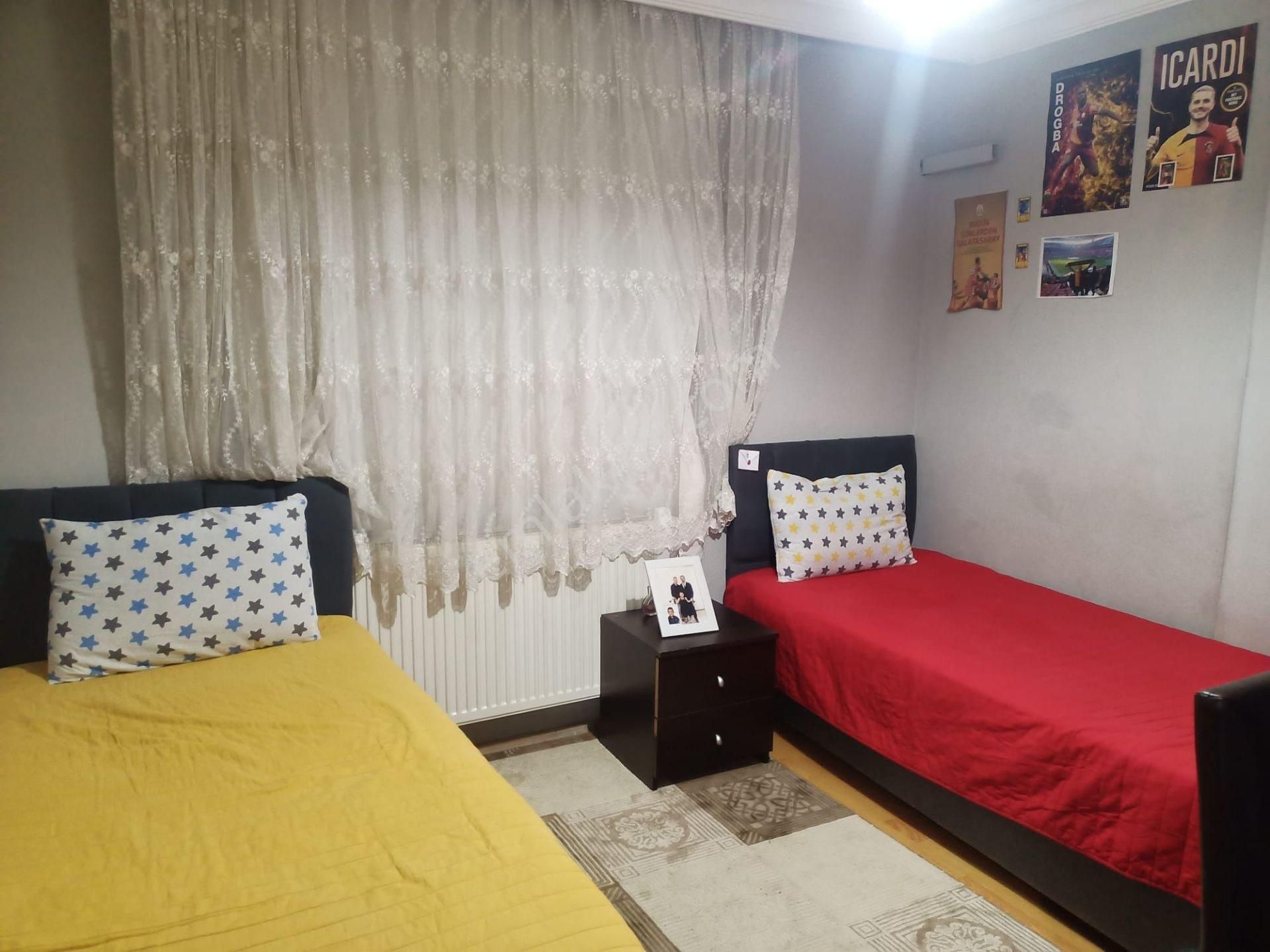 🏡 Aynıali Mahallesi 🏡 ✅3+1 80 M2 5 Katlınım 3 Katı ❇️kombi Petekli