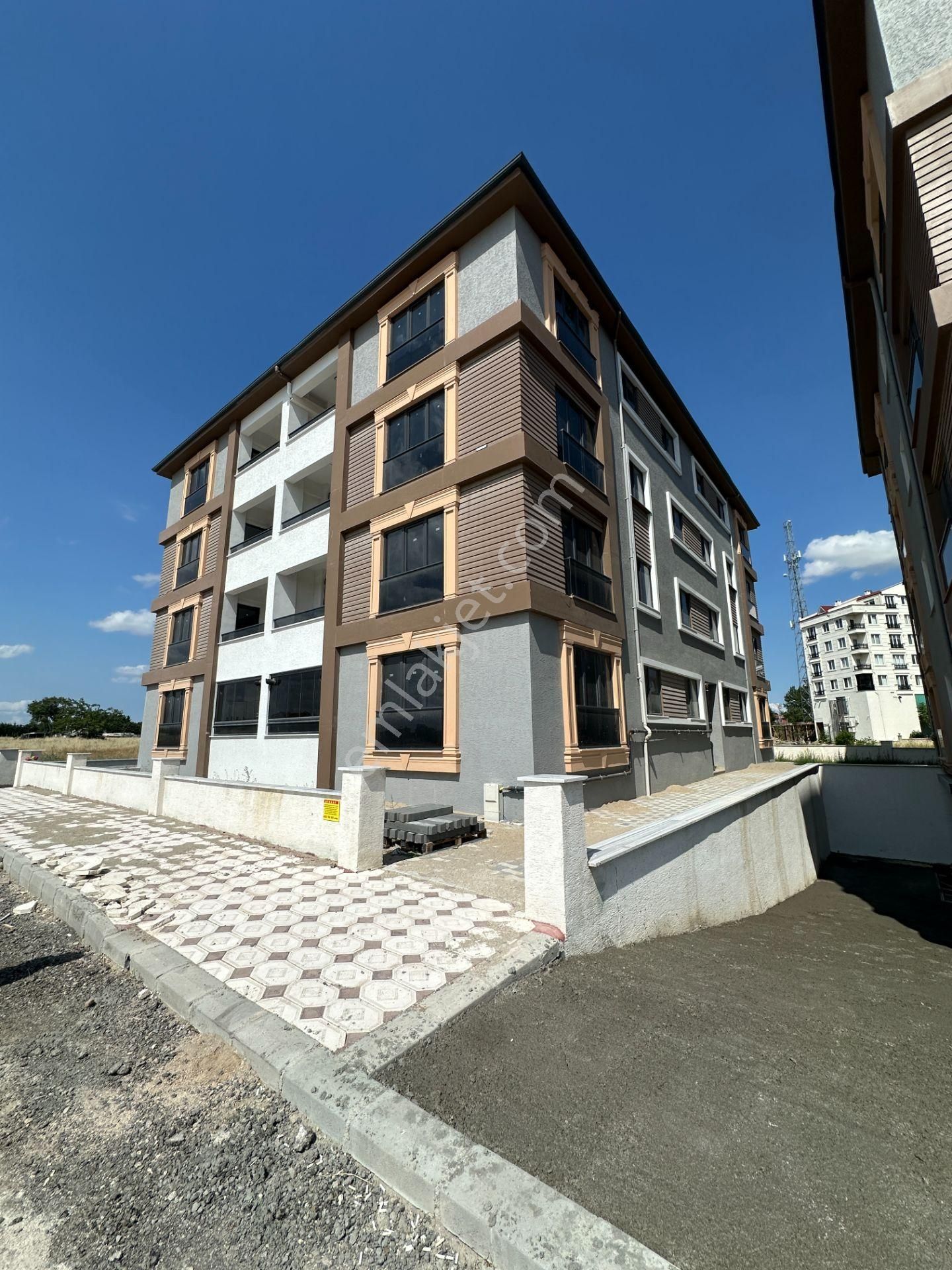 İstasyon Mahallesi Lüks Site İçerisinde Sıfır 5+2 Dubleks Daire
