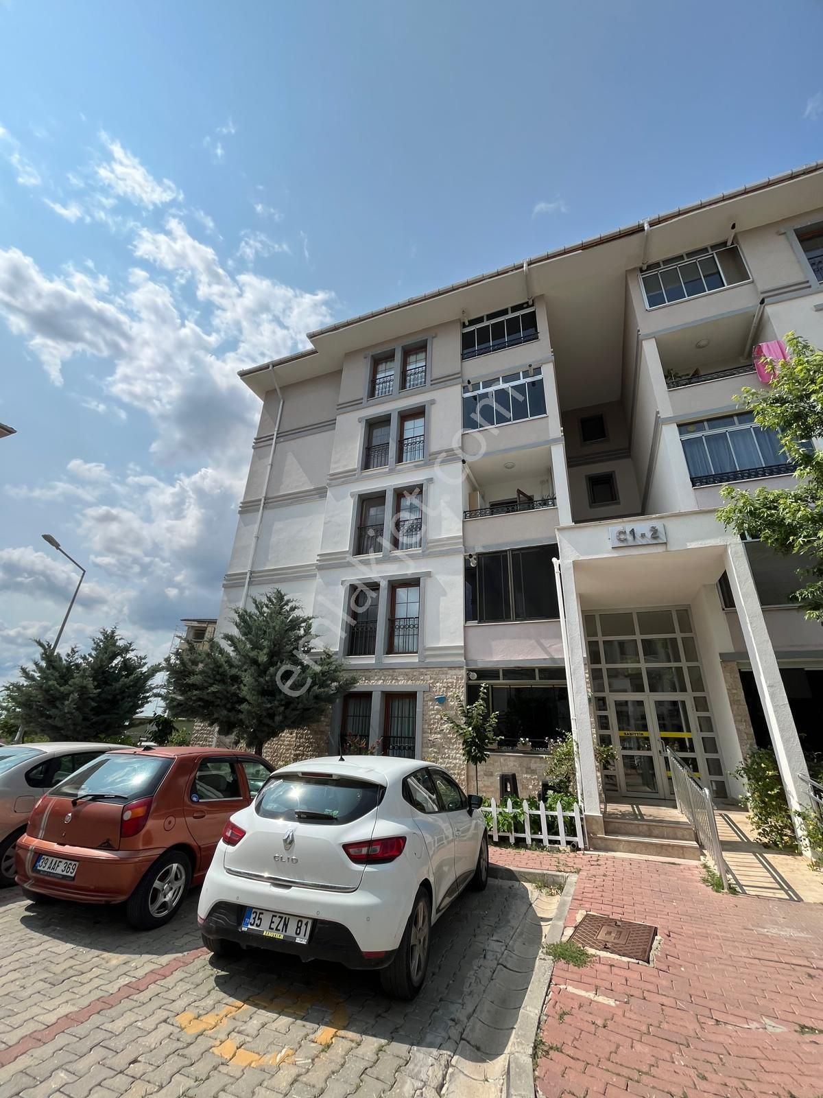 Kırklareli Atatürk Mh Toki'de 3+1 Ara Katta Satılık Daire