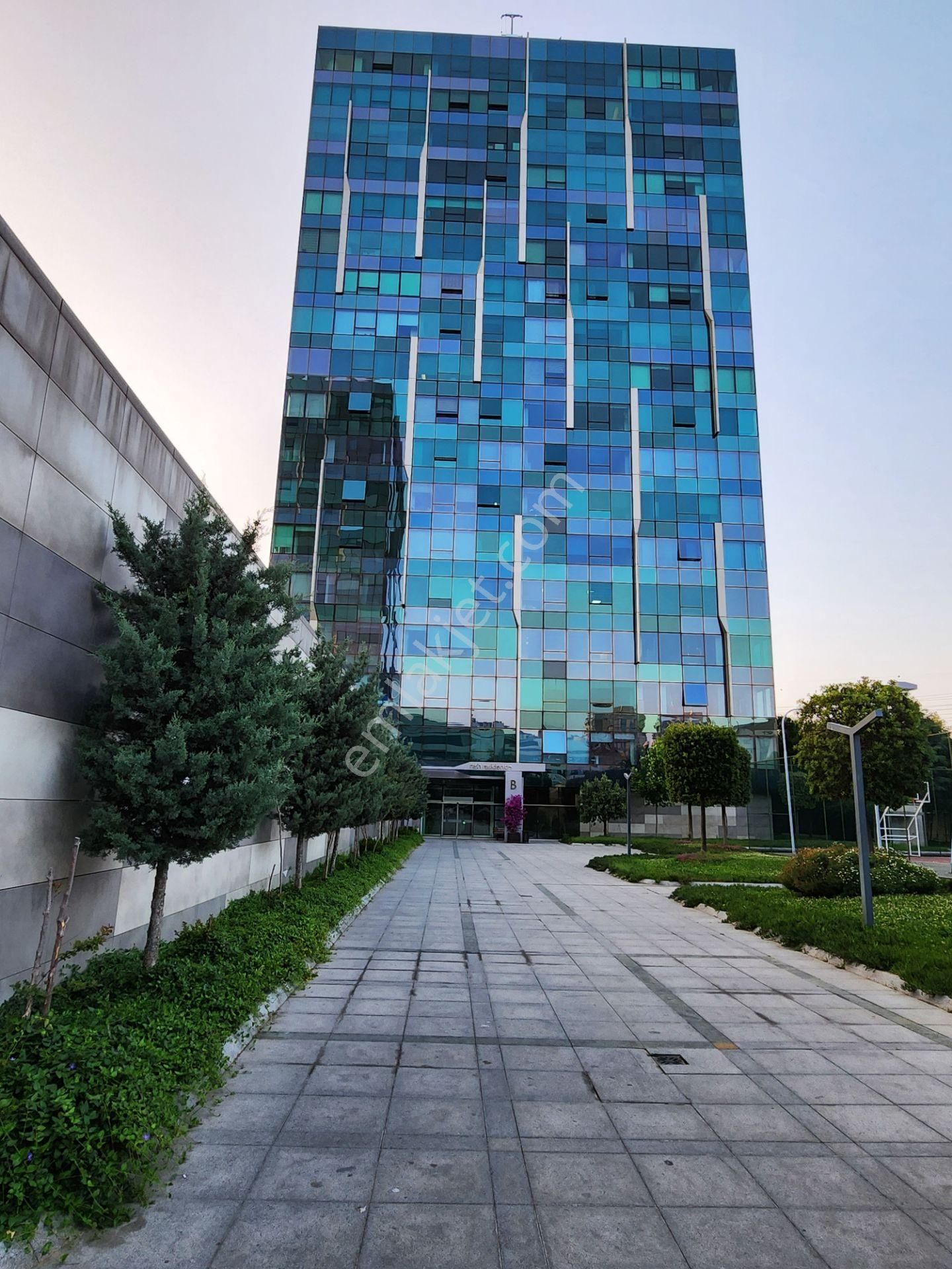 Nish İstanbul 4.kat 4+1 174 M2 Nadir Bulunan Ofis