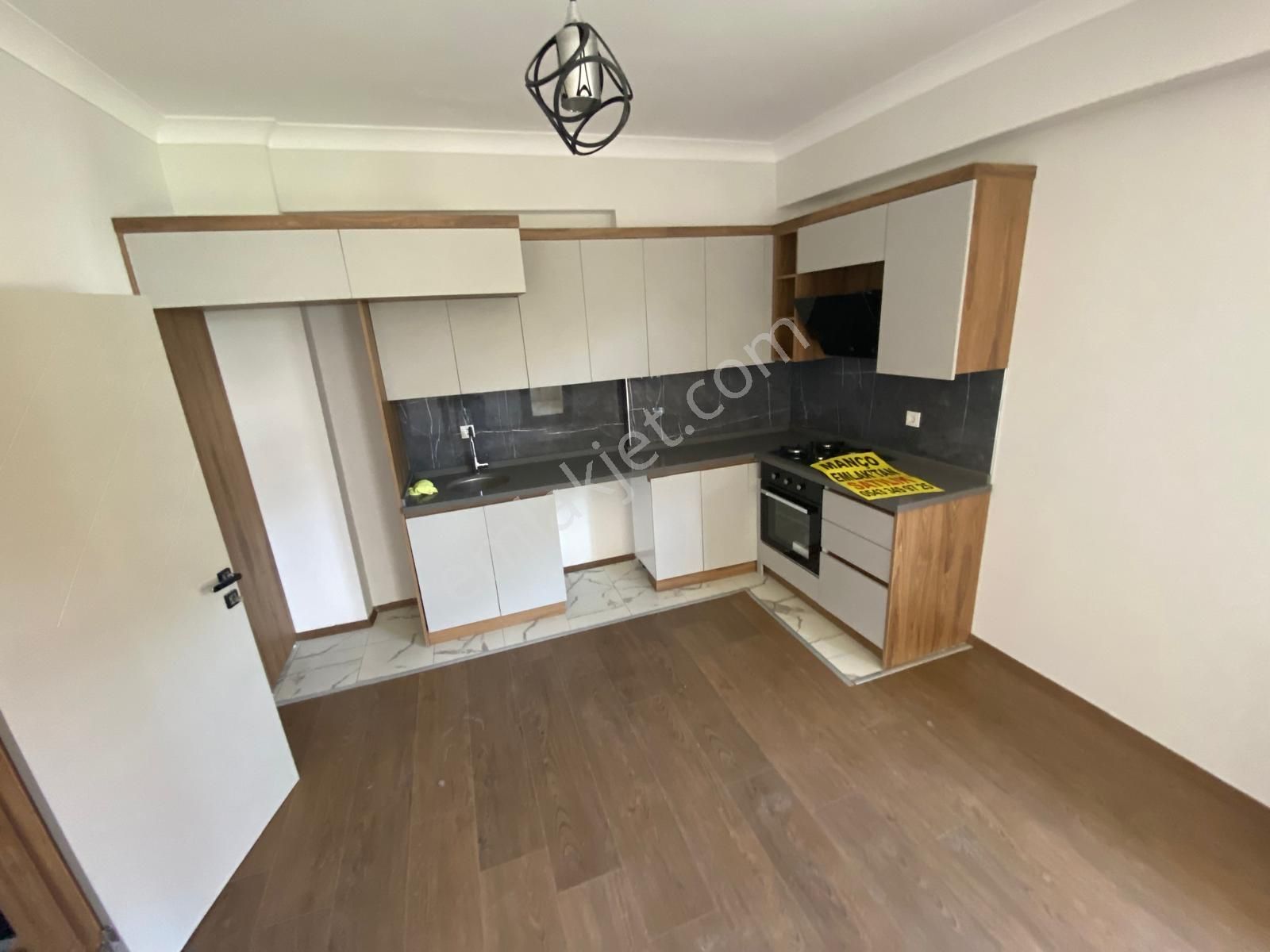 Balıkesir Edremit Cumhuriyet Mahallesi 1+1 Sıfır Satılık Daire