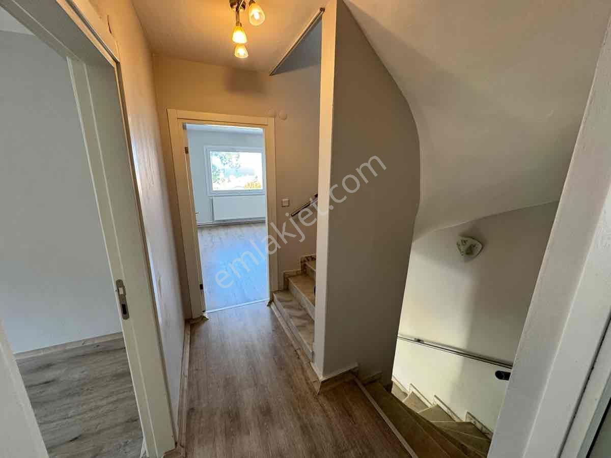 Deniz Manzaralı, Doğalgazlı Ve Bakımlı Villa - Görsel 16