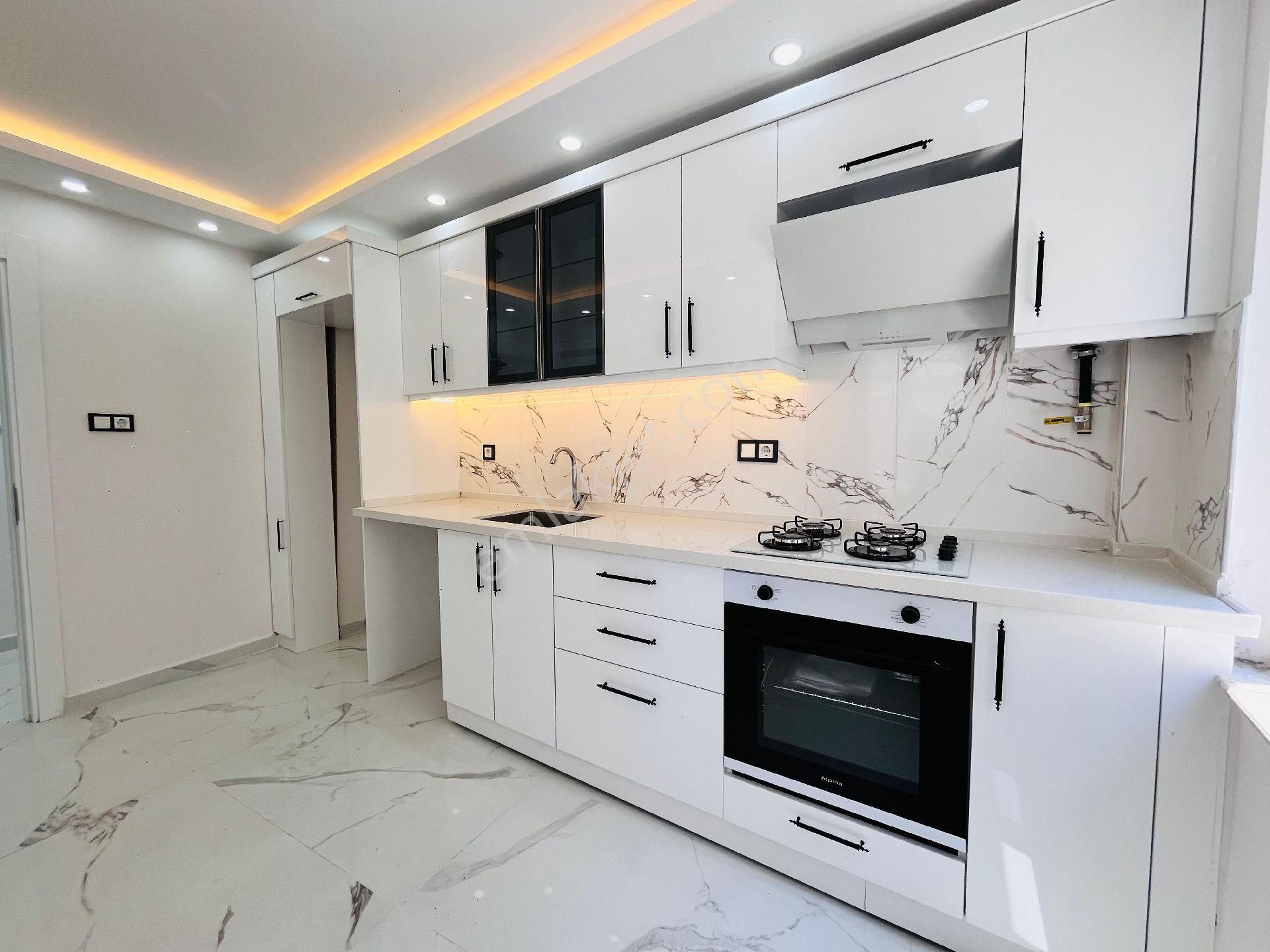 Manisa Merkez Efendi Mh. Satılık 3+1 Asansörlü Lüks Arakat Daire