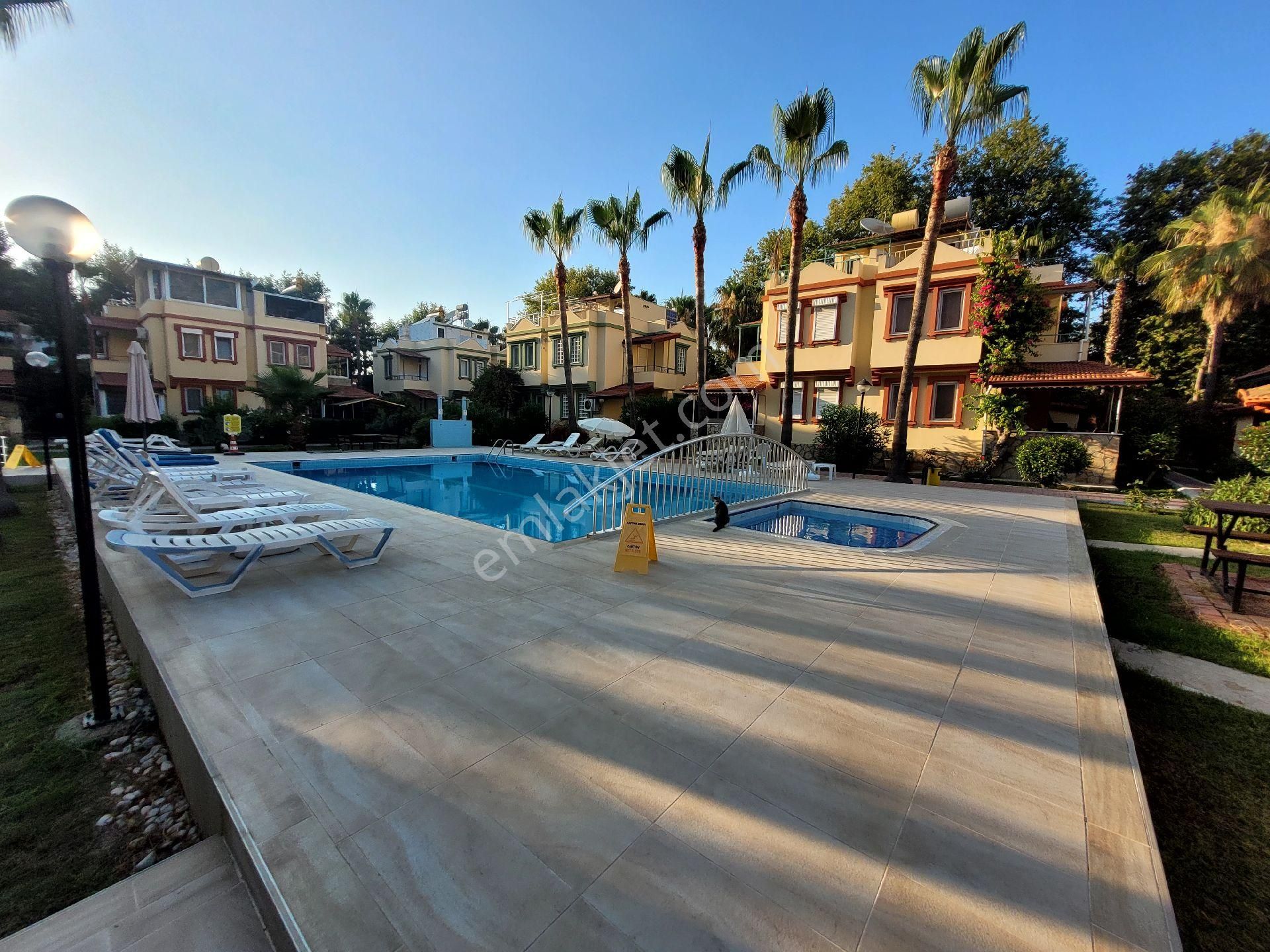Konaklı Da Denize 400 Mt Site Satılık 2+1 Triplex Villa - Görsel 8