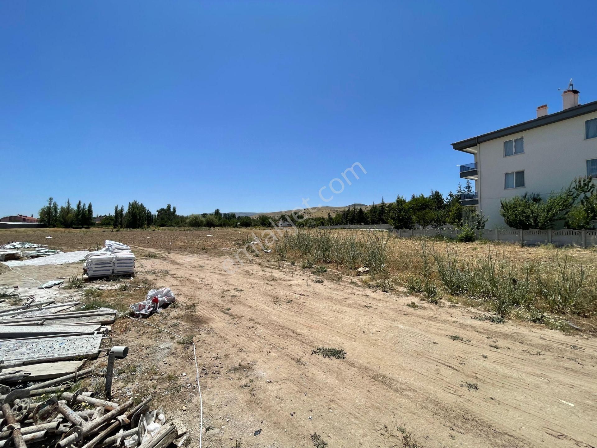 Afyon Üçok Emlaktan Mareşalde Topraktan 2+1 Sıfır Lüx Daireler