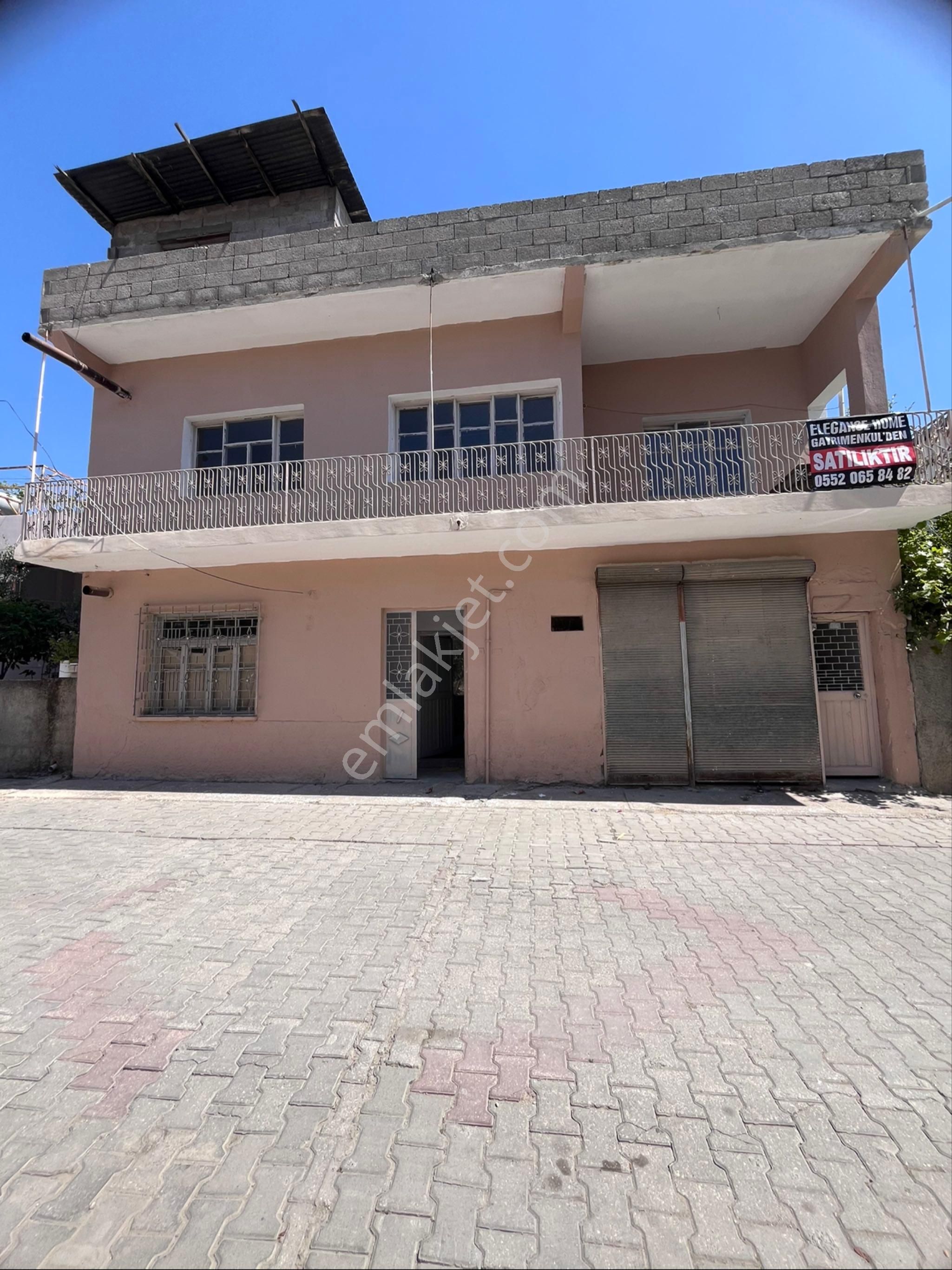 Mersin Tarsus 3 Katlı Bahçeli Müstakil Ev