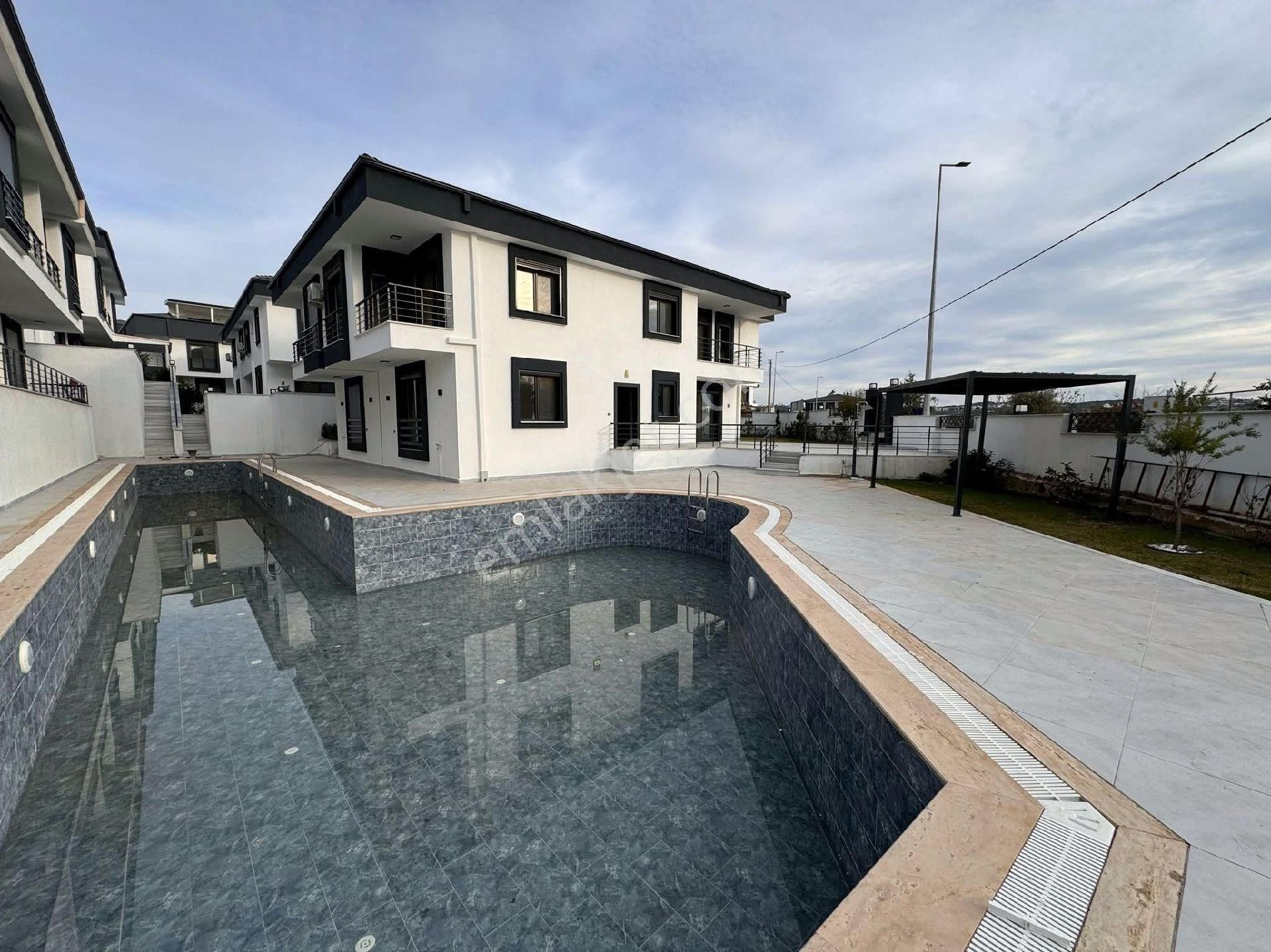 Didim Hisar Mah Havuzlu Site İçi Satılıksıfır 3+1 Dubleks Villa