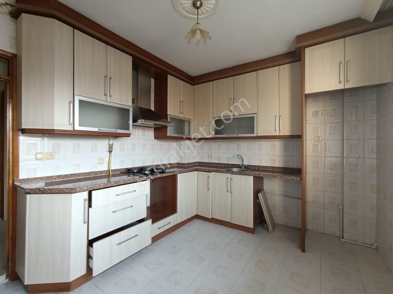 Manisa Salihli'de Kiralık Doğalgazlıdaire Cumhuriyet Mah.