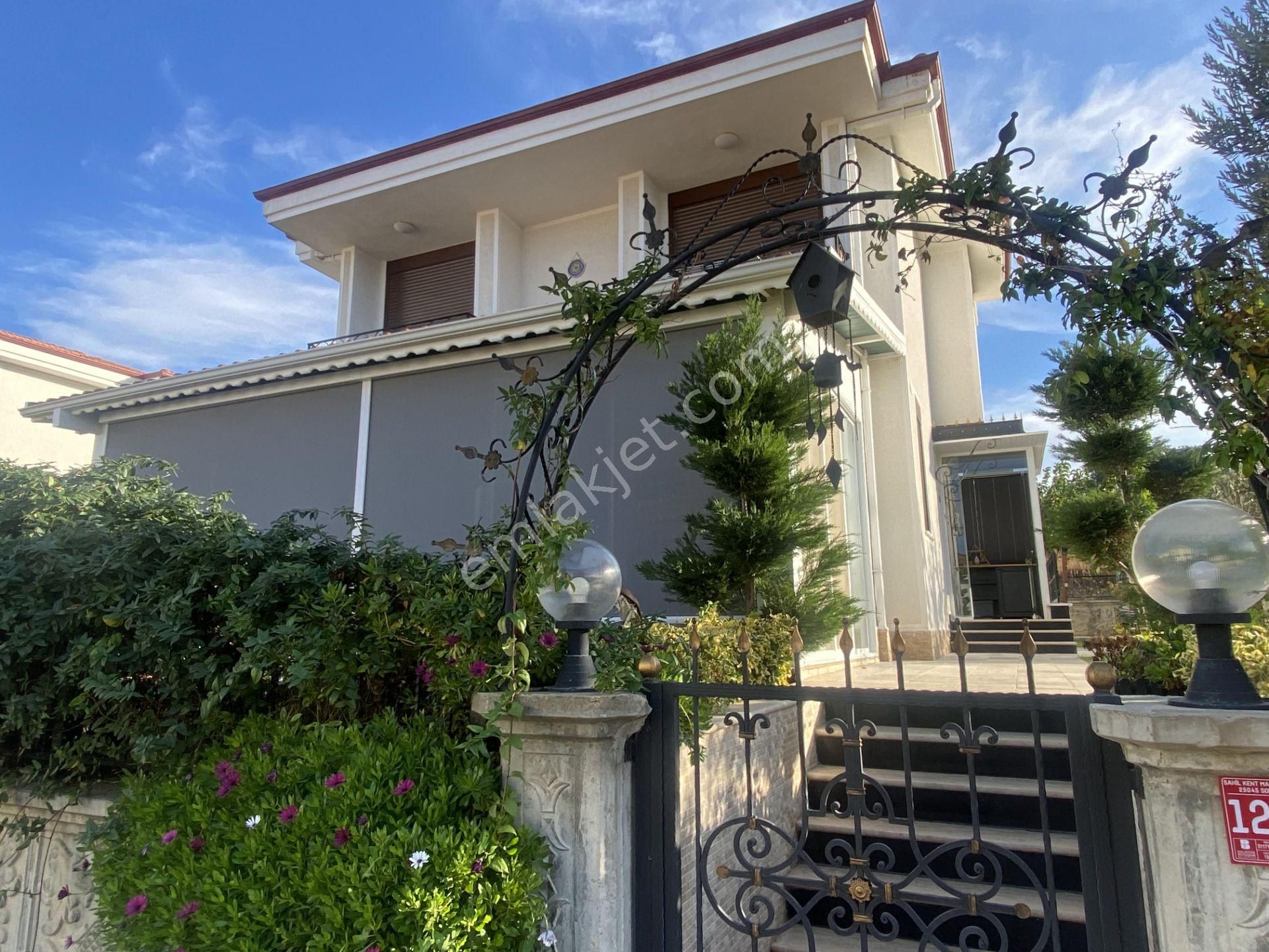 Balıkesir Ayvalık Ta Satılık Muhtesem Villa.denize Sıfır