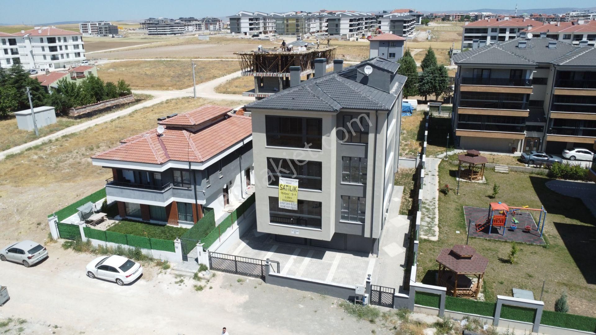 Esgyo'dan Çamlıca Mah. Eşsiz Manzaralı Sıfır Özel Garajlı 3+1
