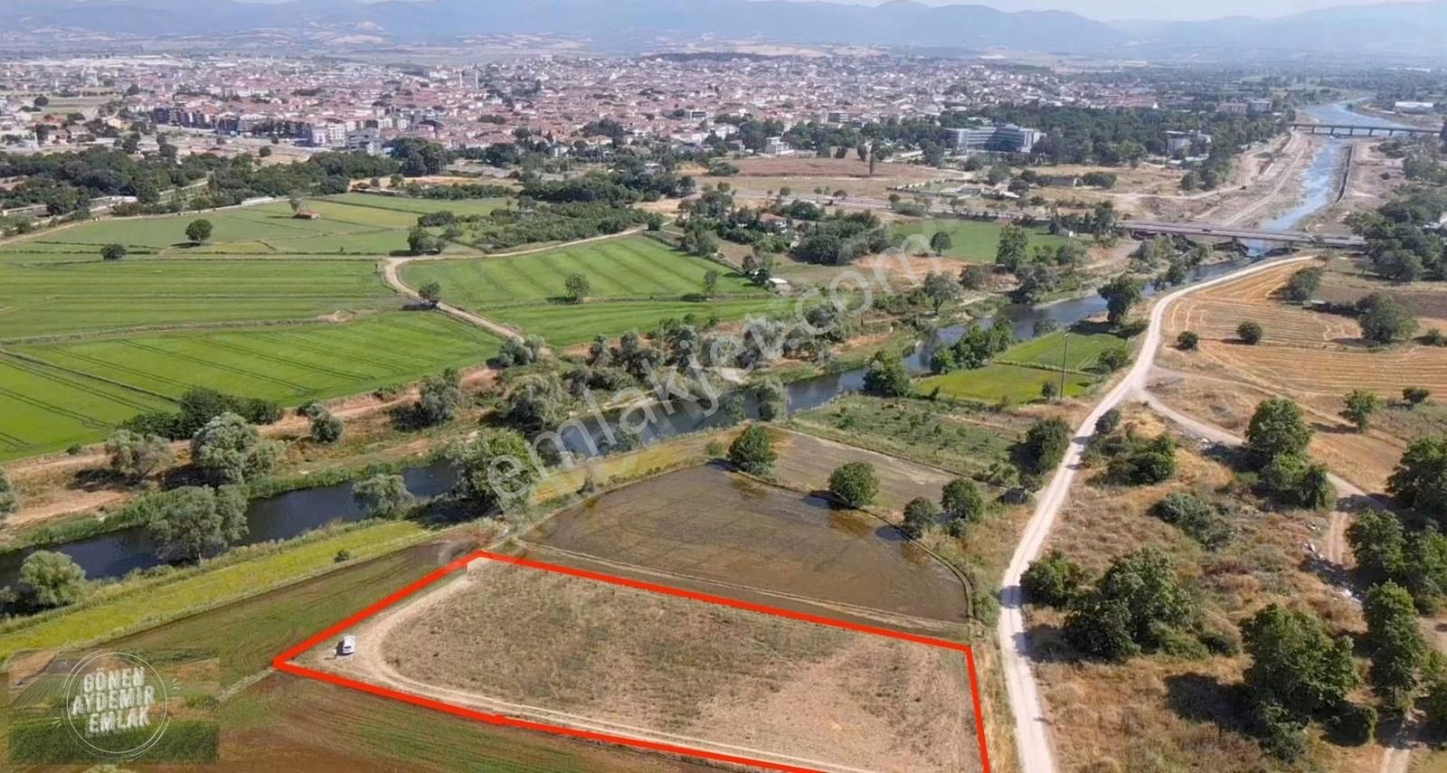 Gönen'de İmar Genişleme Alanında Yola Cephe 4.100 M2 Arazi