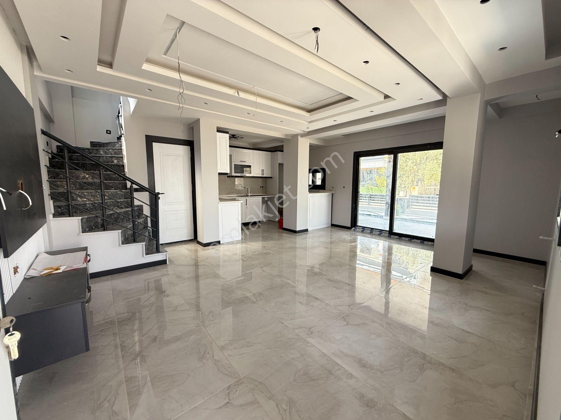 Seferihisar Doğanbey'de Satılık 3+1 Müstakil Sıfır Geniş Bahçeli Villa - Görsel 18