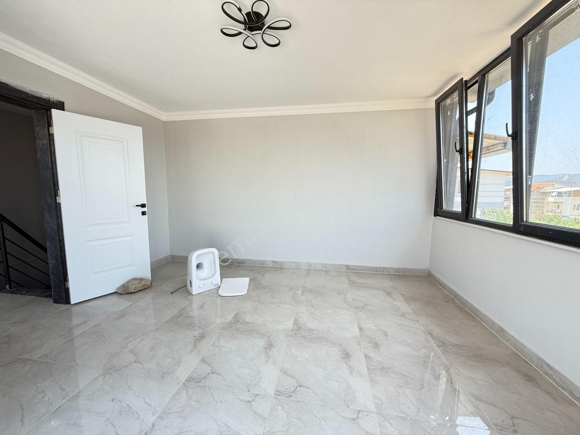 Seferihisar Doğanbey'de Satılık 3+1 Müstakil Sıfır Geniş Bahçeli Villa - Görsel 23